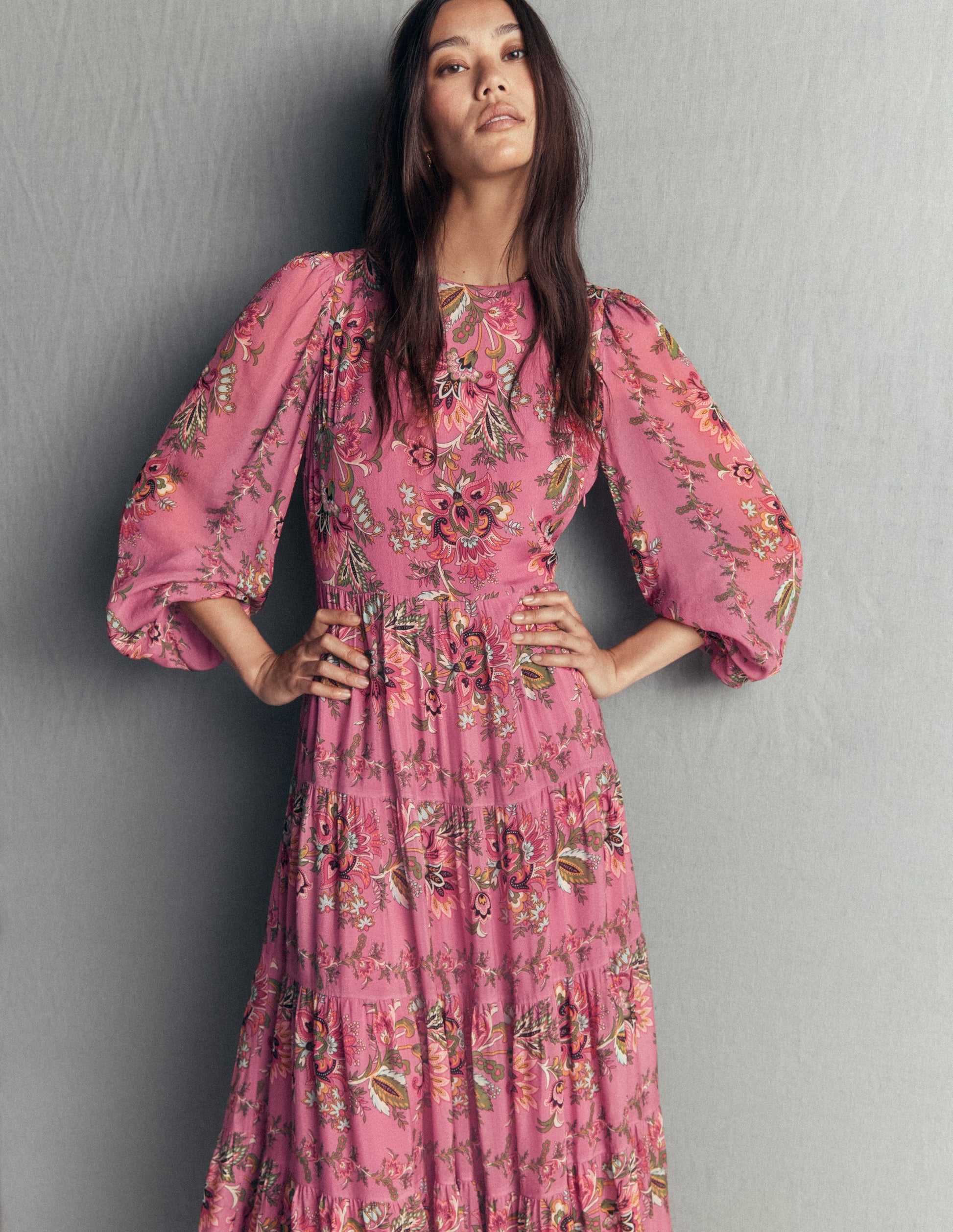 Buntes Maxikleid mit Stufen-Rosa Heidekraut, Gefrorenes Blumenmuster-4