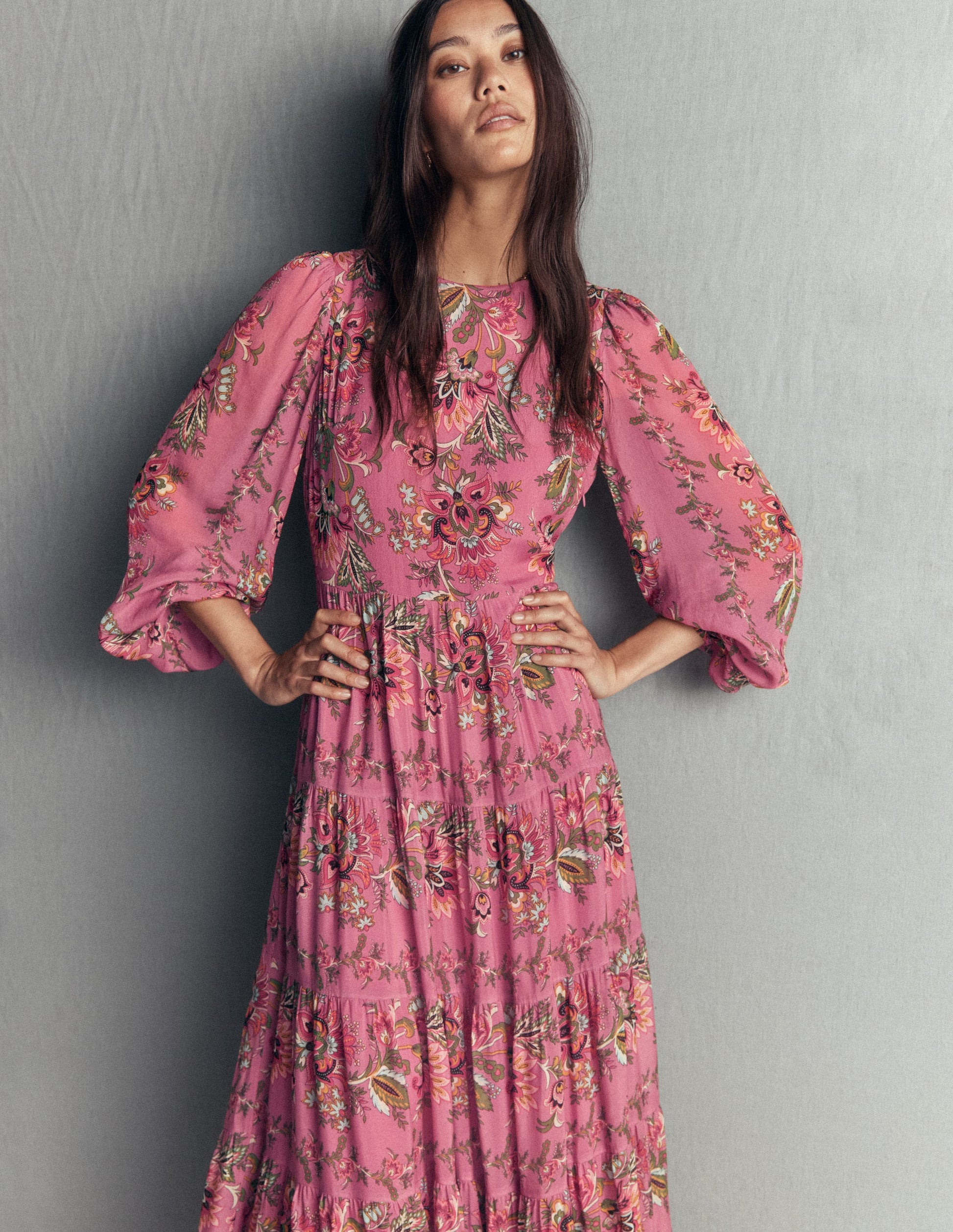 Buntes Maxikleid mit Stufen-Rosa Heidekraut, Gefrorenes Blumenmuster-7