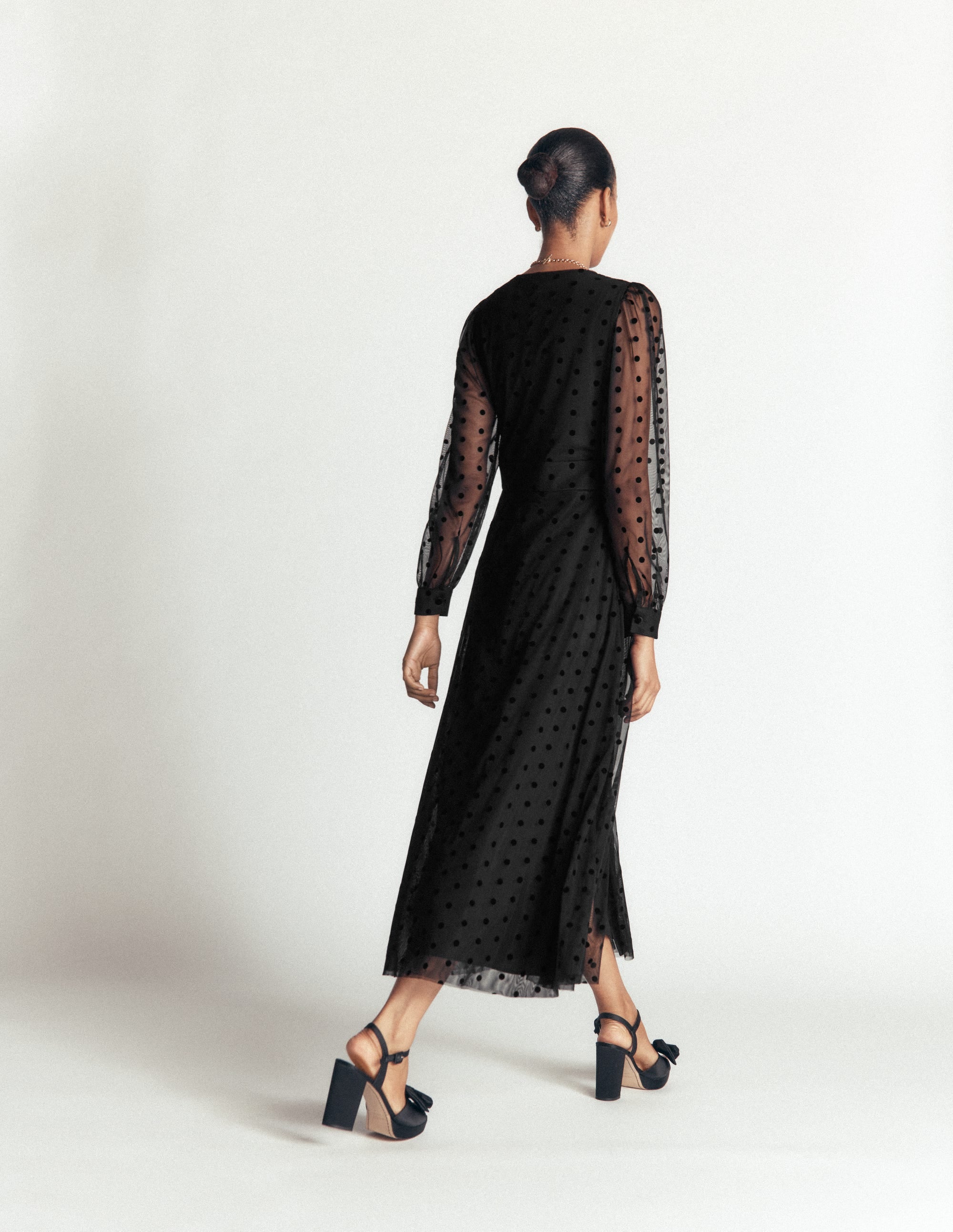 Midikleid aus Tüll mit Faltendetail-Schwarz - Image 3