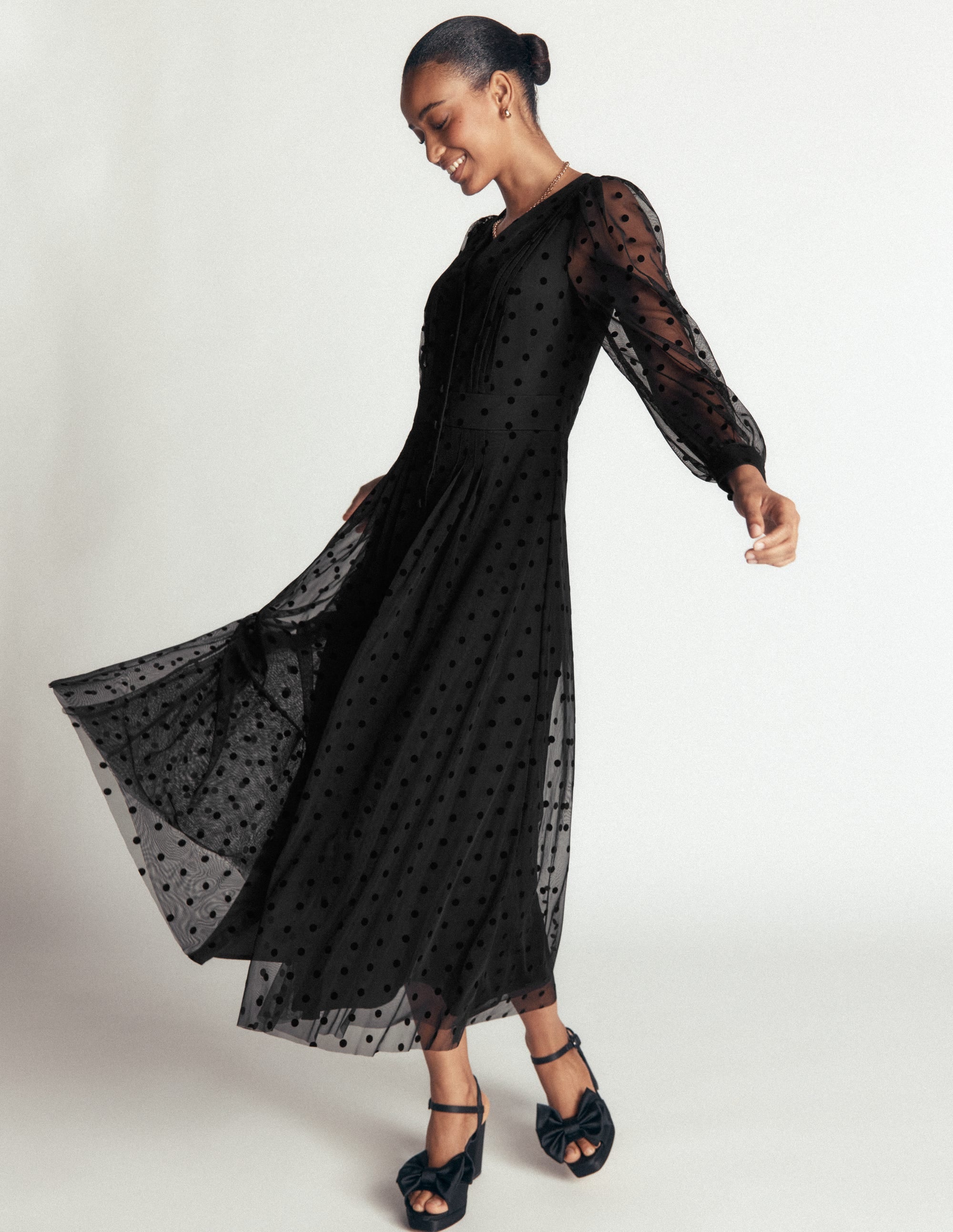 Midikleid aus Tüll mit Faltendetail-Schwarz - Image 4