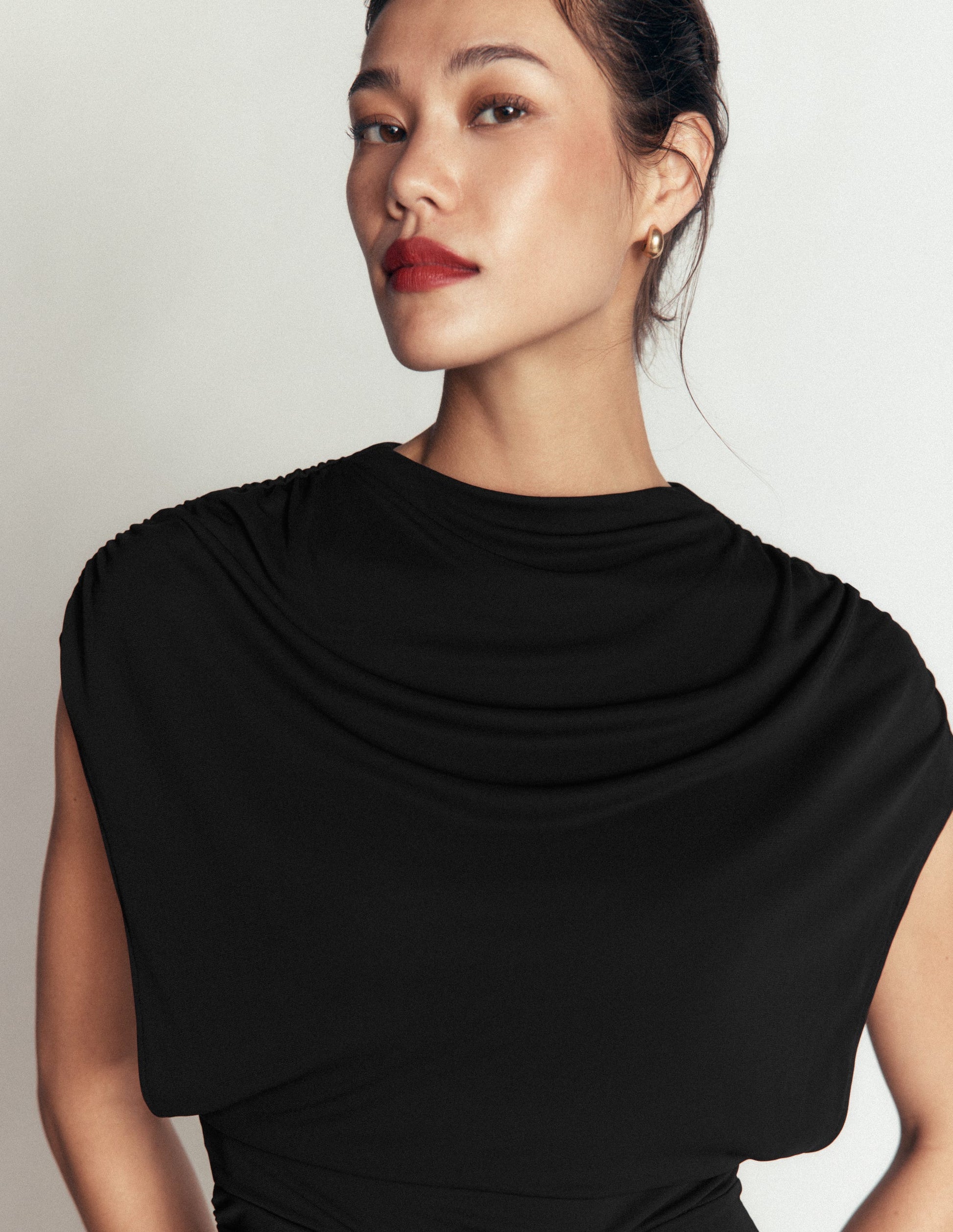 Jersey-Maxikleid aus Krepp mit fließendem Taillenbund-Schwarz-2