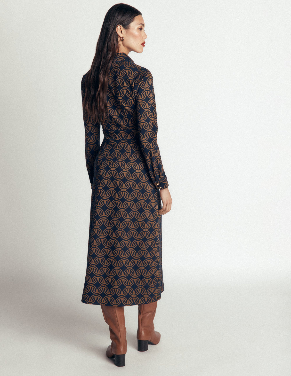 Etta Ponte-Kleid mit Paspelierung-Marineblau, Geo-Parade Monochrom - Image 3