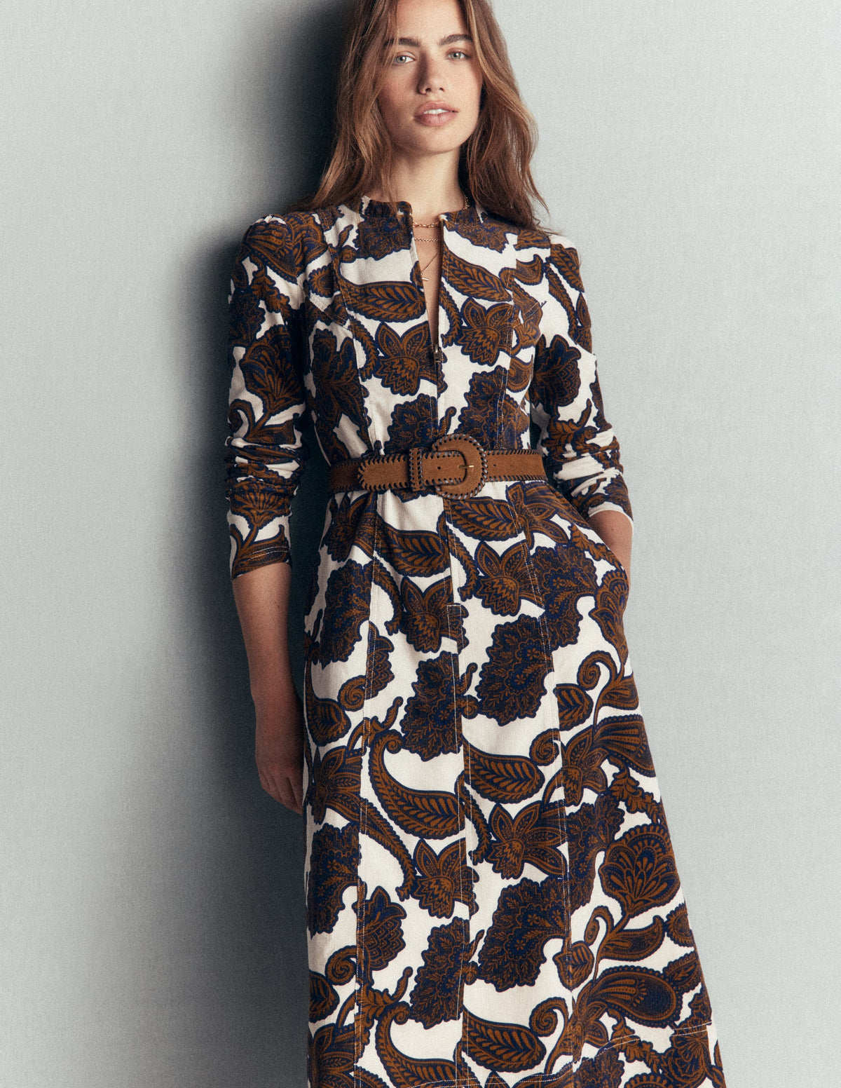 Una Cord-Midikleid-Mandelmilch Paisley-Bouquet-4
