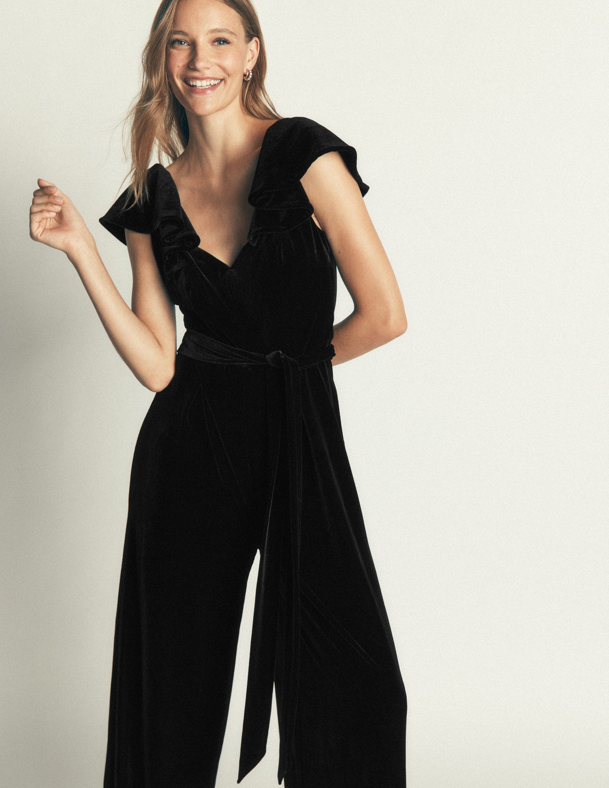 Samt-Jumpsuit mit Rüschen-Schwarz-5