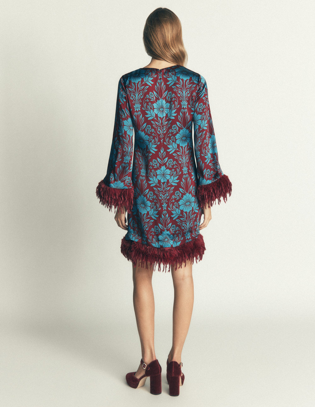 Robe en satin à fausses plumes-Motif Flourishing Sprig bleu sarcelle cristallin-7