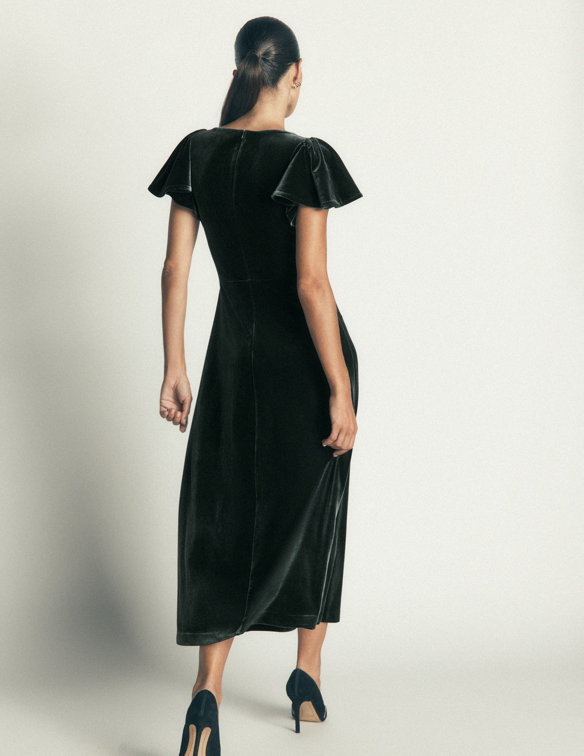 Samtkleid mit drapierten Ärmeln-Skarabäus-4