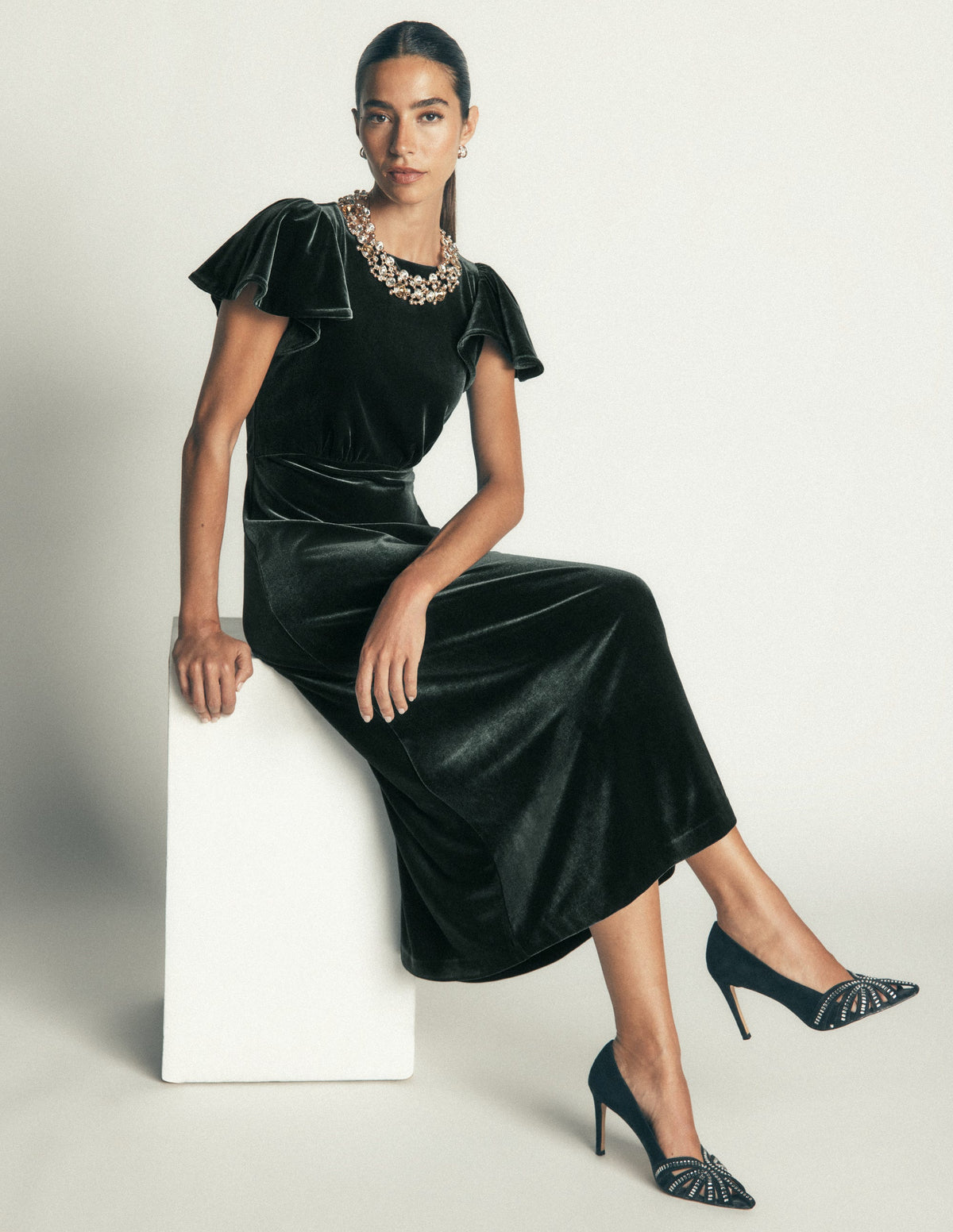 Samtkleid mit drapierten Ärmeln-Skarabäus - Image 5