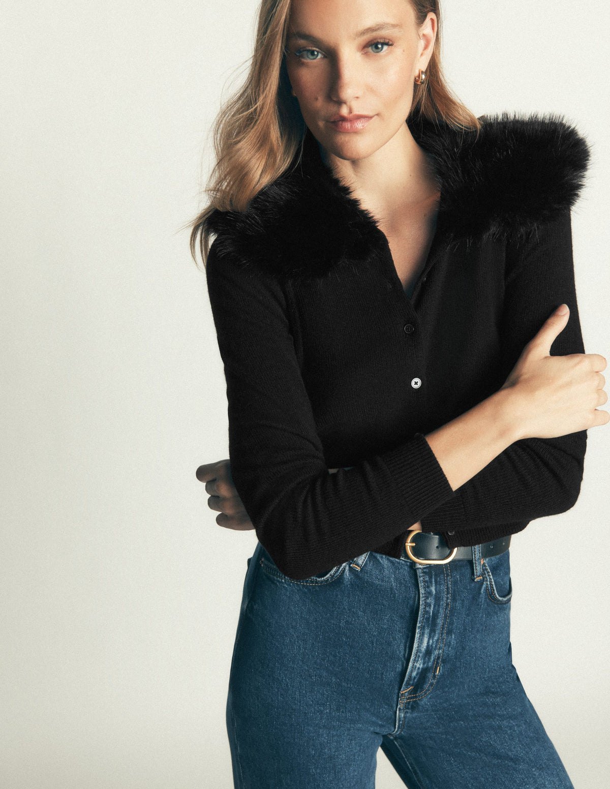 Verkürzte Strickjacke mit Fellkragen-Schwarz - Image 5