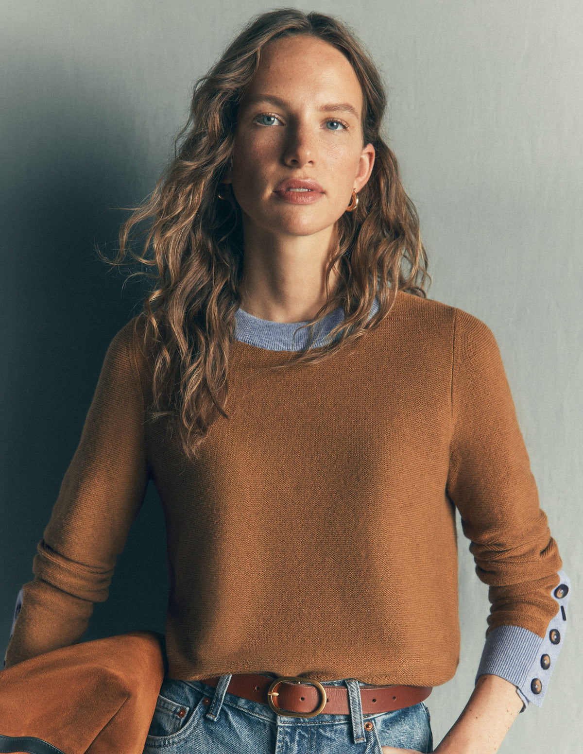 Grace Pullover in Blockfarben-Camel, Blau - Image 1