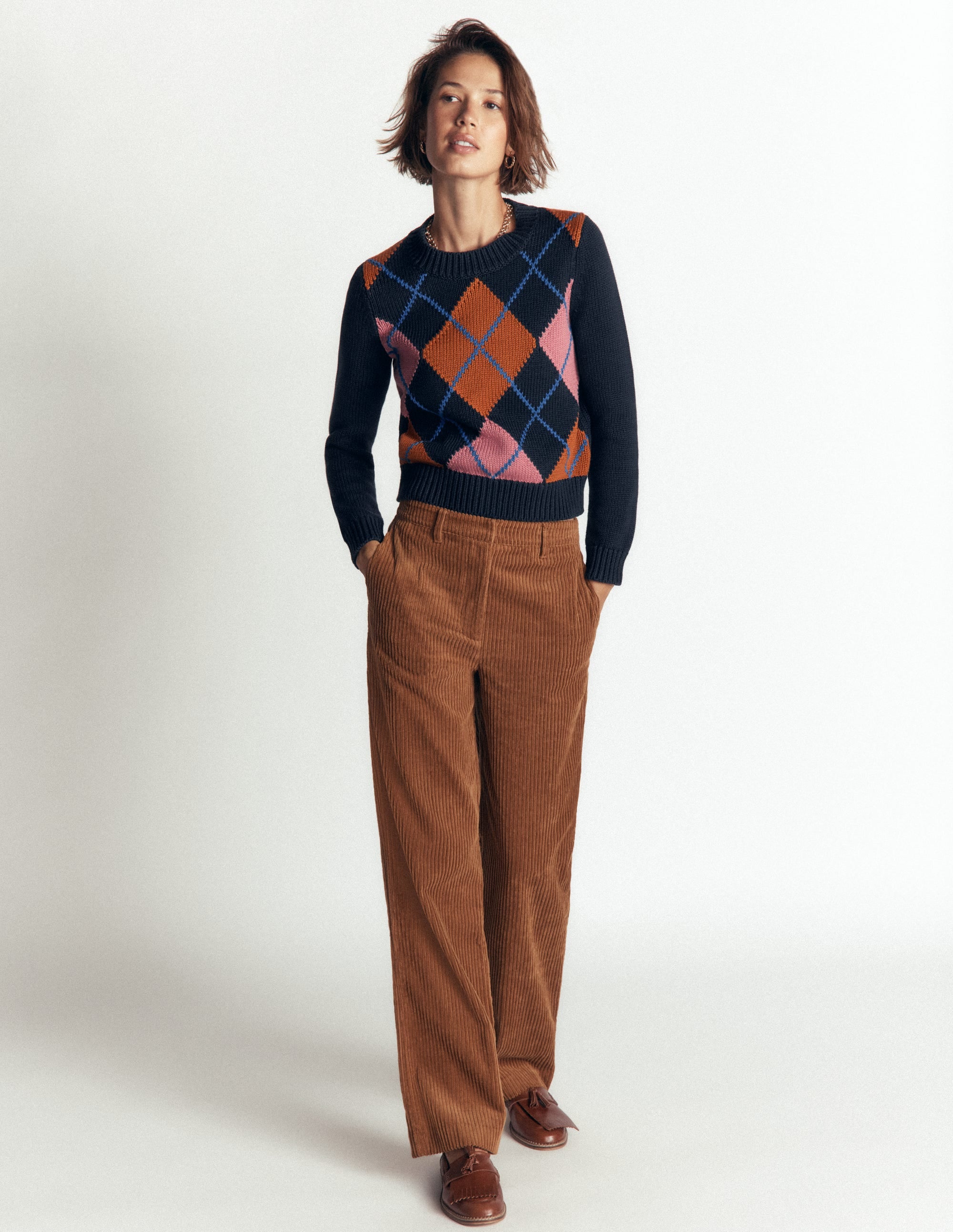 Lucy Grob gestrickter Baumwollpullover-Marineblau, Rosa und Braun Argyle - Image 5