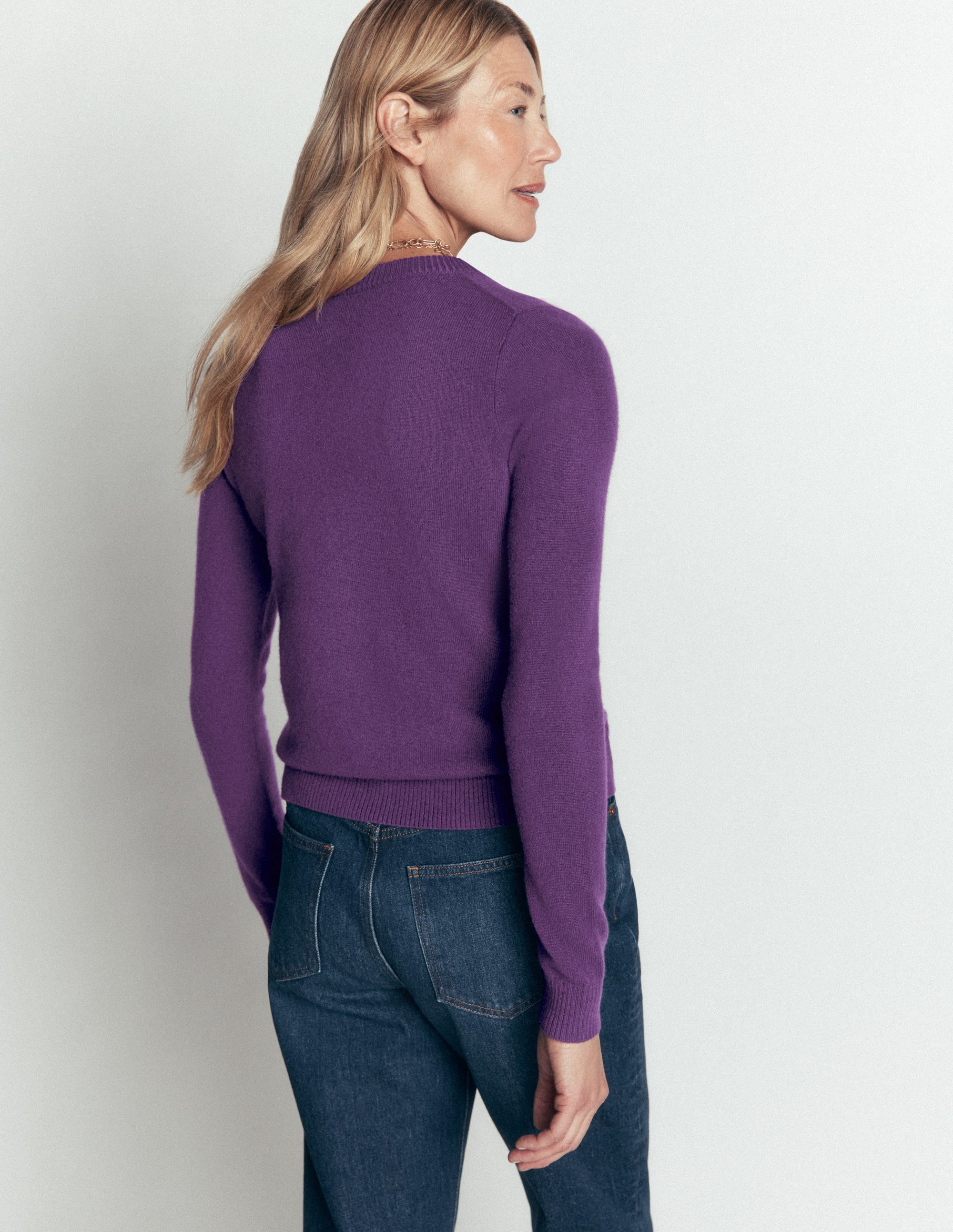 Elsie Kaschmir-Strickjacke mit Rundhalsausschnitt-Dunkle Traube - Image 3