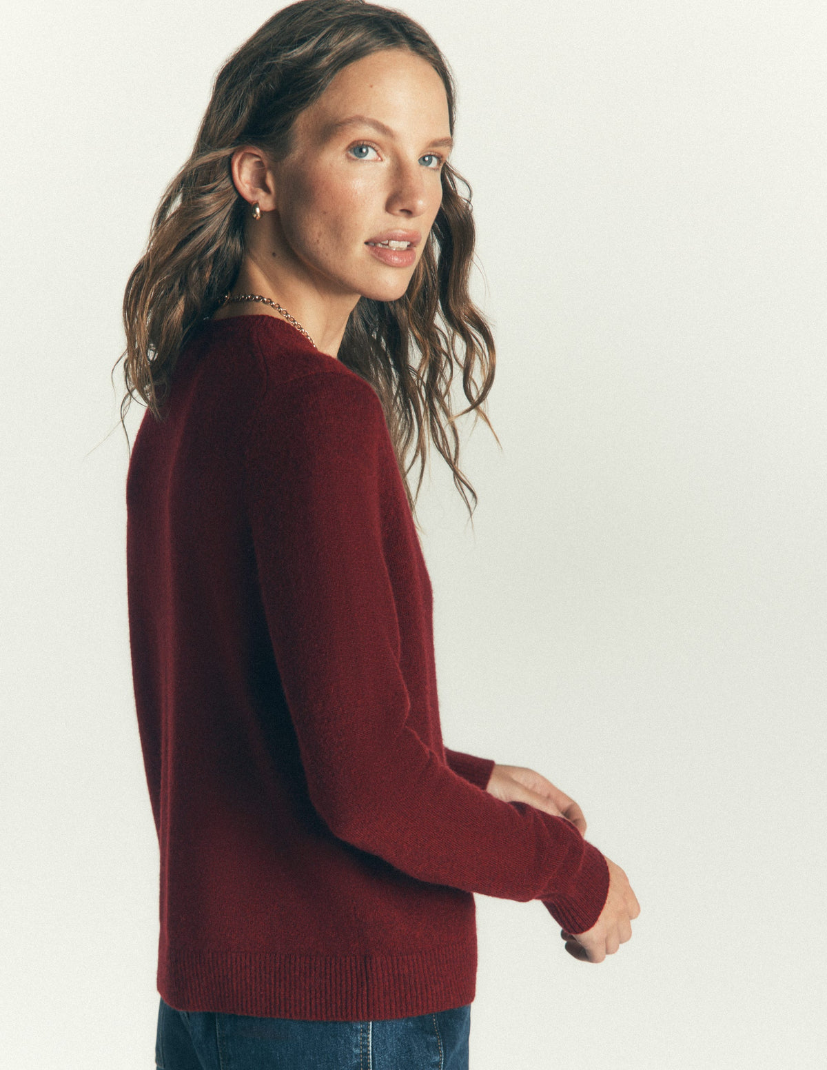 Elsie Kaschmir-Strickjacke mit Rundhalsausschnitt-Dunkles Burgunderrot - Image 3