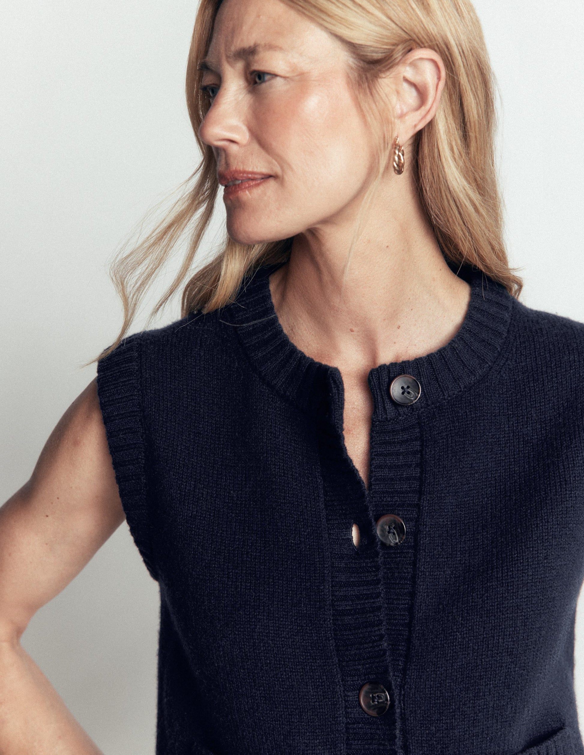 Marta Weste aus Merinowolle-Marineblau-4