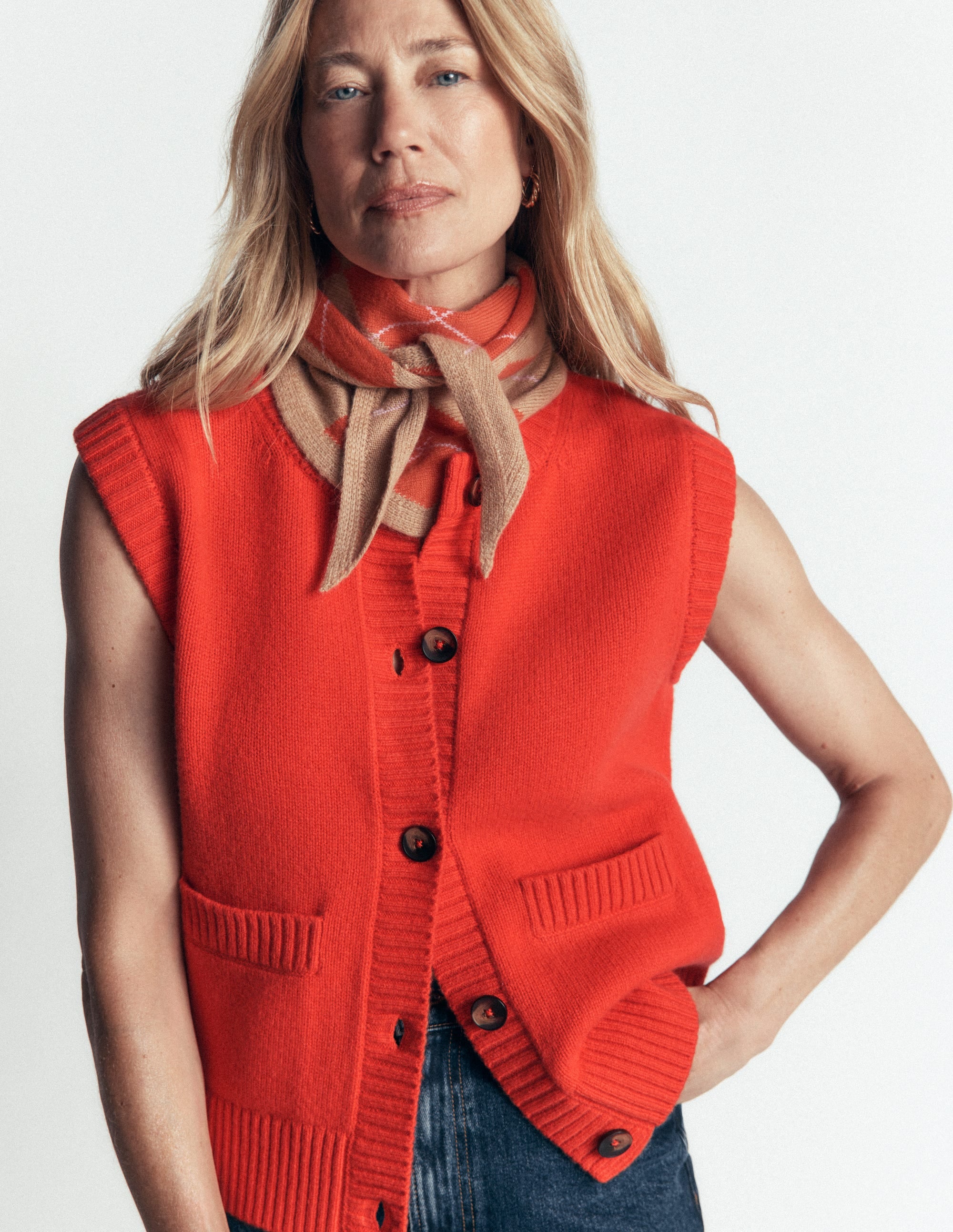 Marta Weste aus Merinowolle-Abendrot-Orange - Image 1