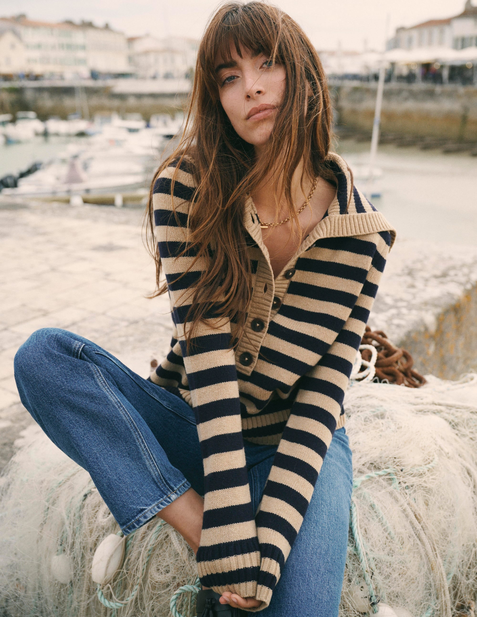 Marta Matrosen-Oberteil aus Merinowolle-Kamelbraun, Marineblau Streifen - Image 1