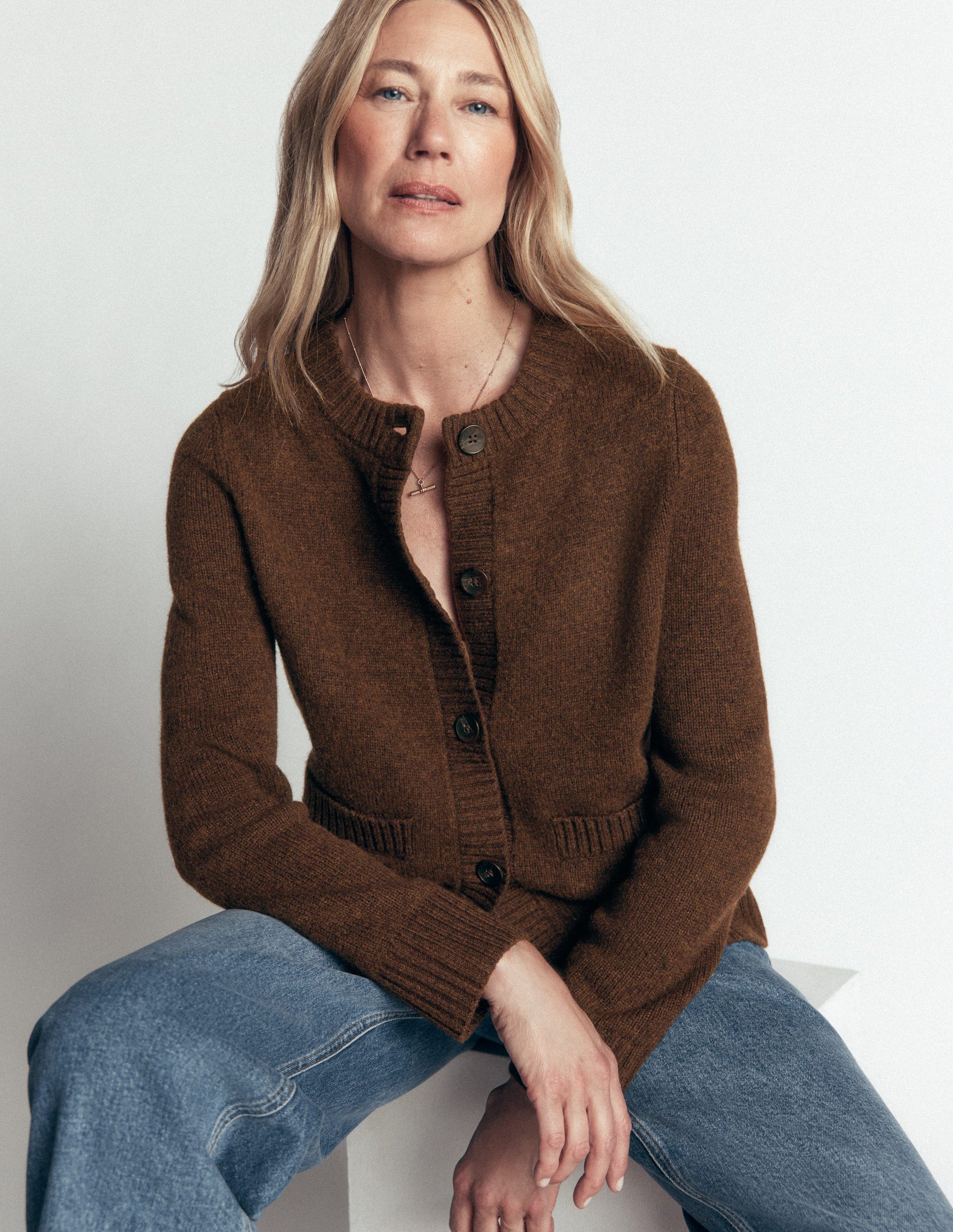 Marta Strickjacke aus Merinowolle-Raue Umbra-1