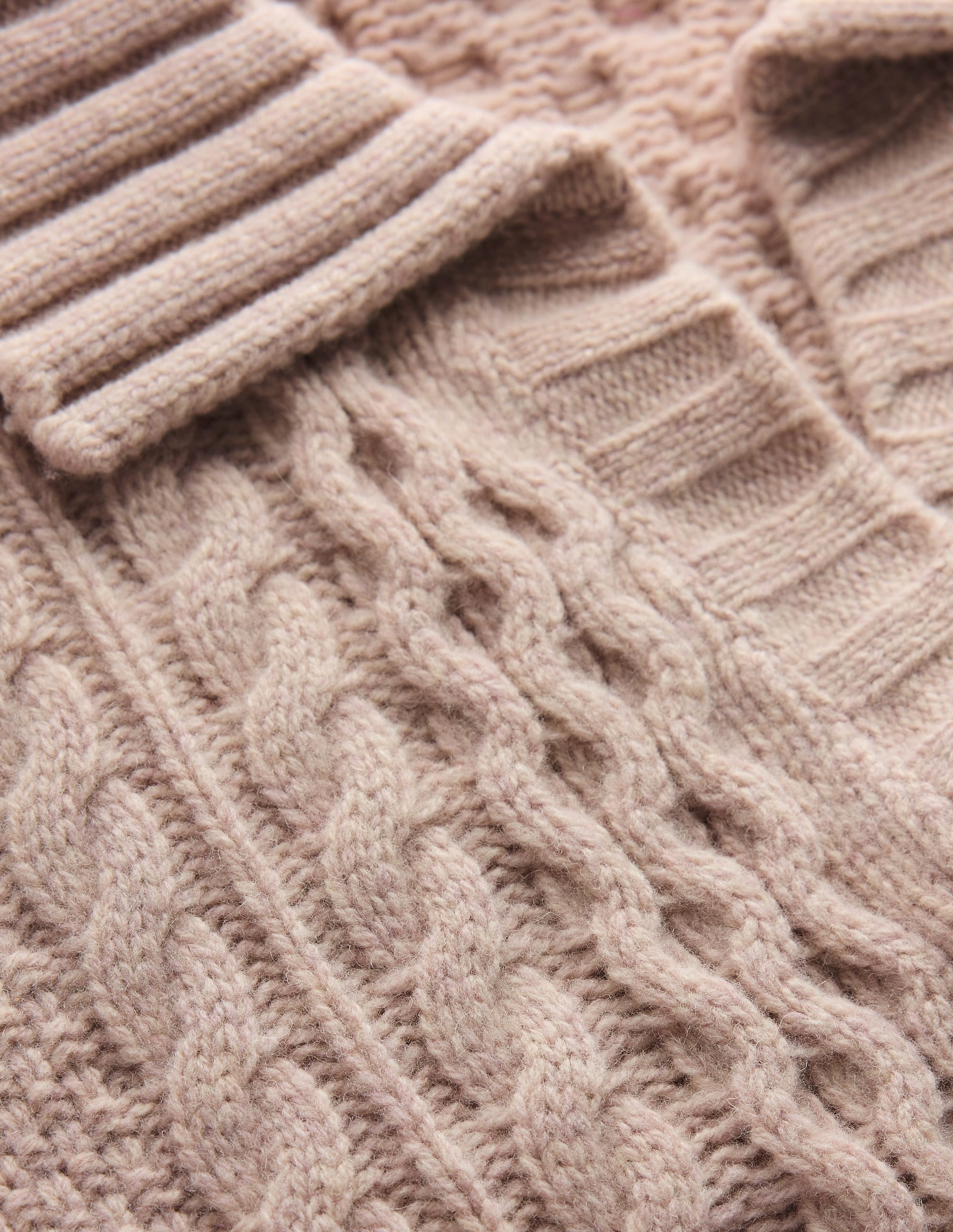 Pullover mit Zopfmuster und Kragen-Beige - Image 8