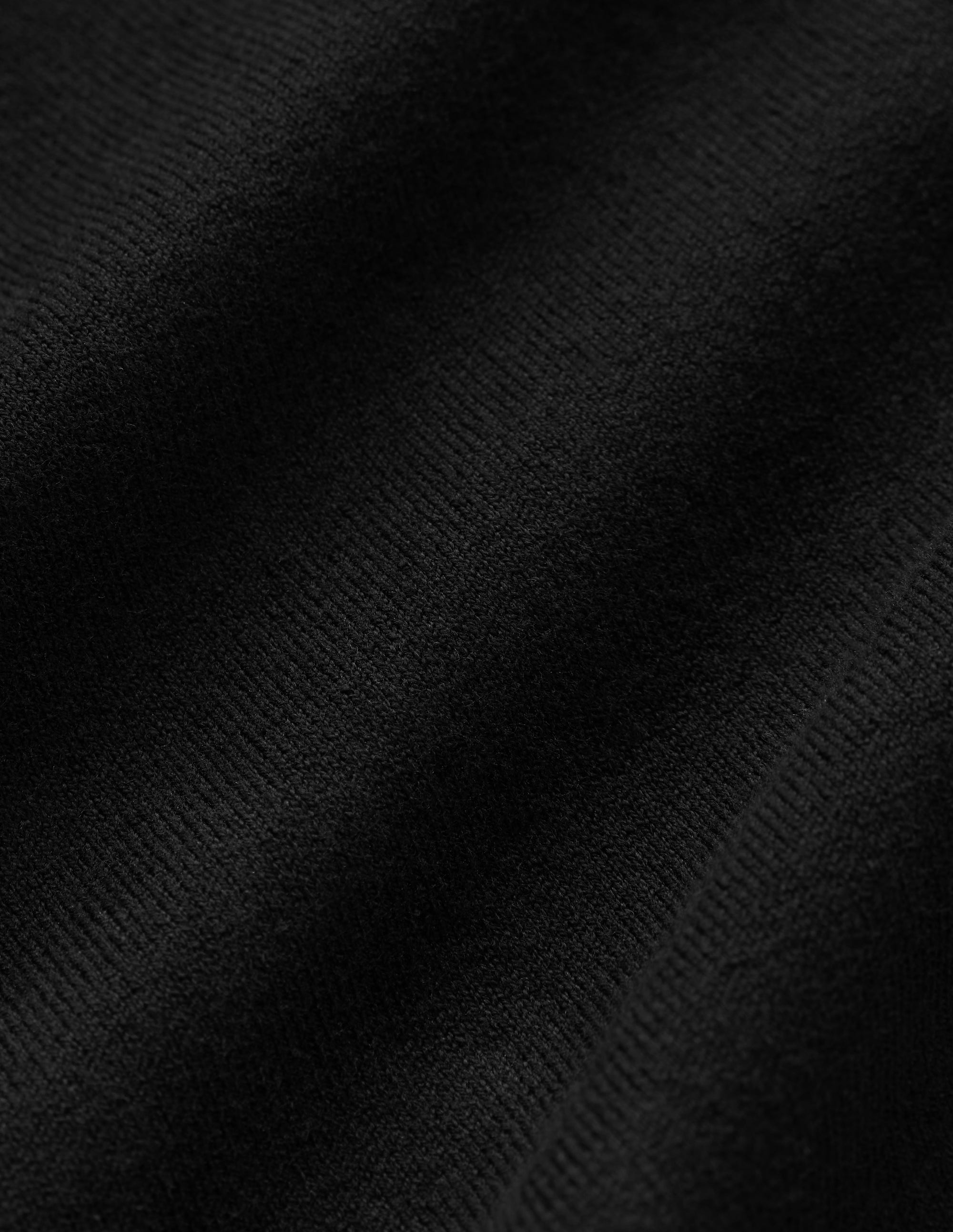 Camilla Rollkragenpullover-Schwarz - Image 6