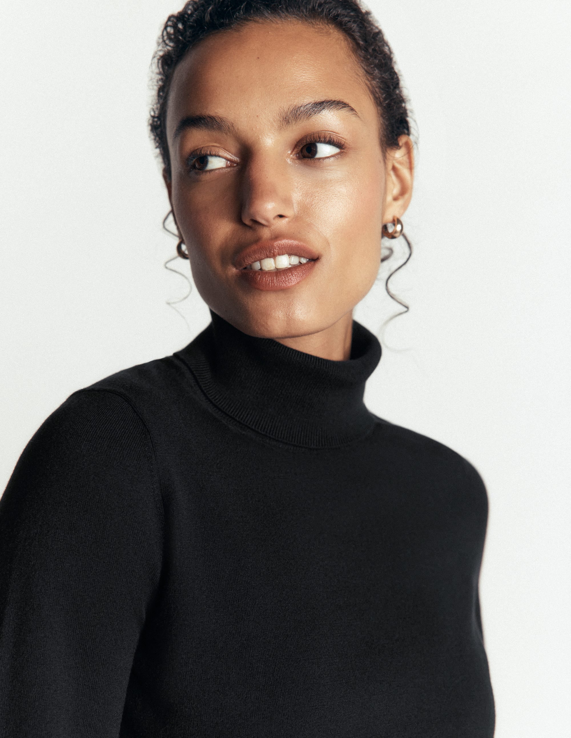 Camilla Rollkragenpullover-Schwarz - Image 2