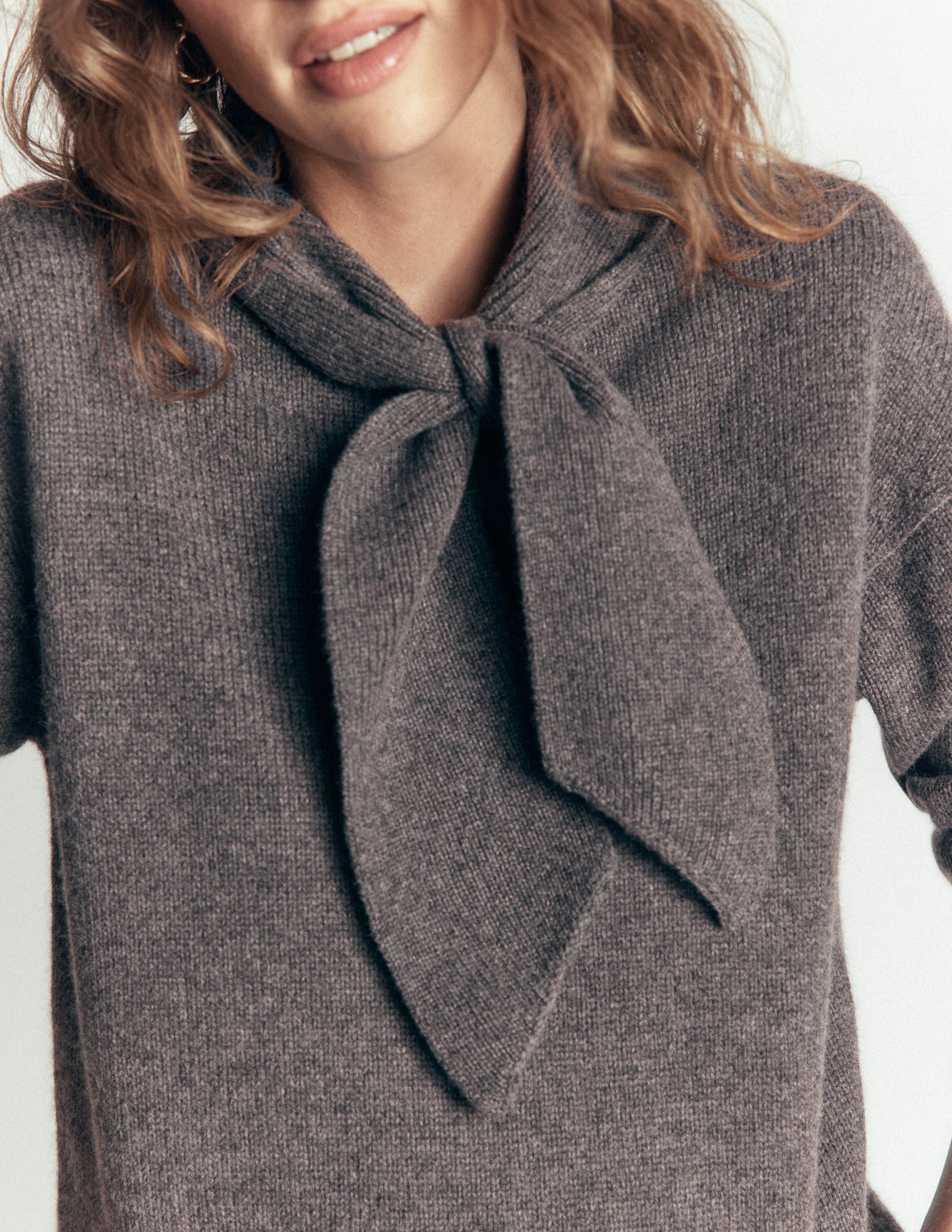 Lydia Strickpullover mit Bindeschleife am Ausschnitt-Anthrazit Melange-2