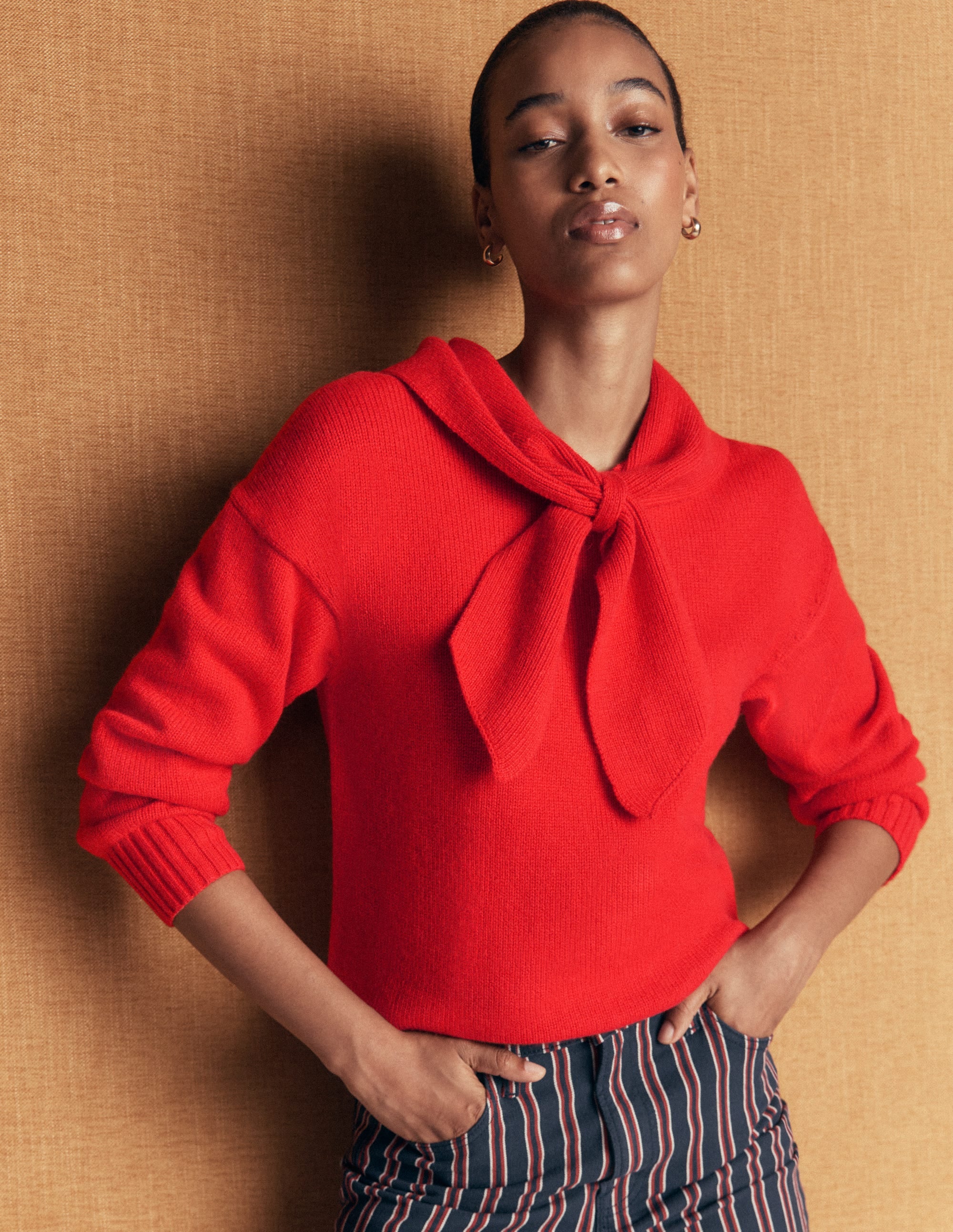 Lydia Strickpullover mit Bindeschleife am Ausschnitt-Mohnblumenrot - Image 5