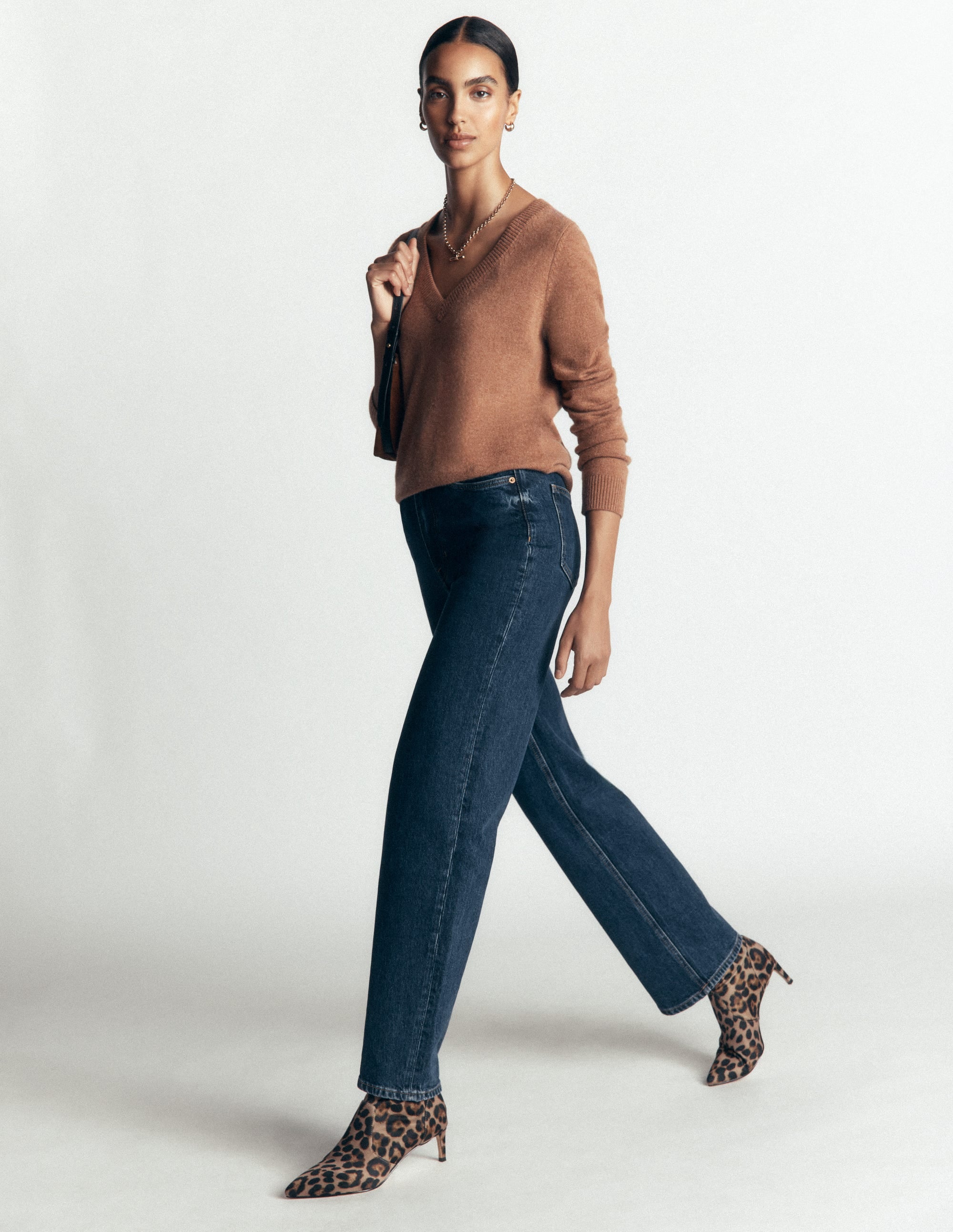 Elsie Cashmere V Neck Jumper-Warm Ginger - Image 4