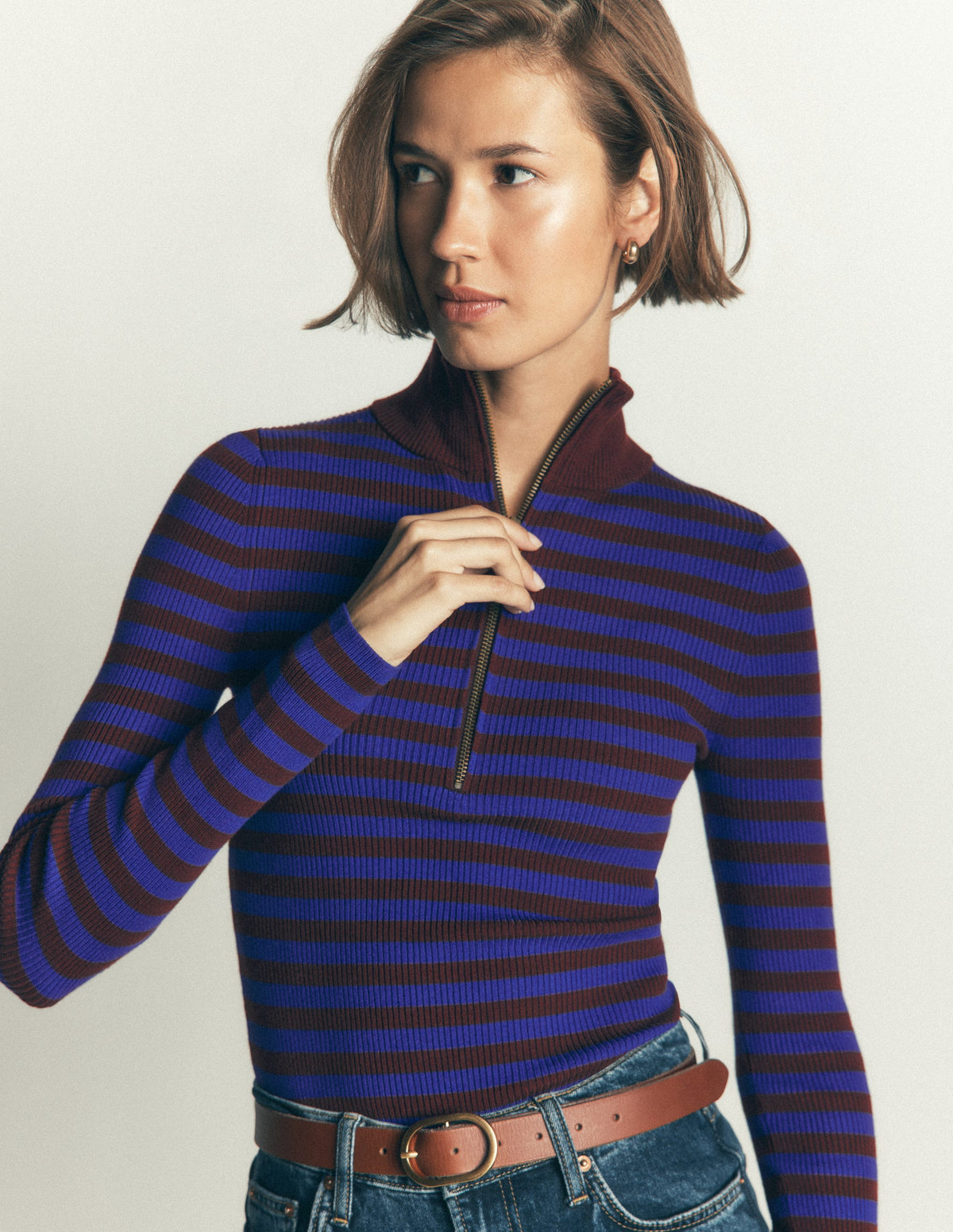 Zelda Rippstrickpullover mit Halbreißverschluss-Leuchtendes Blau, Kastanienbraun Streifen - Image 1