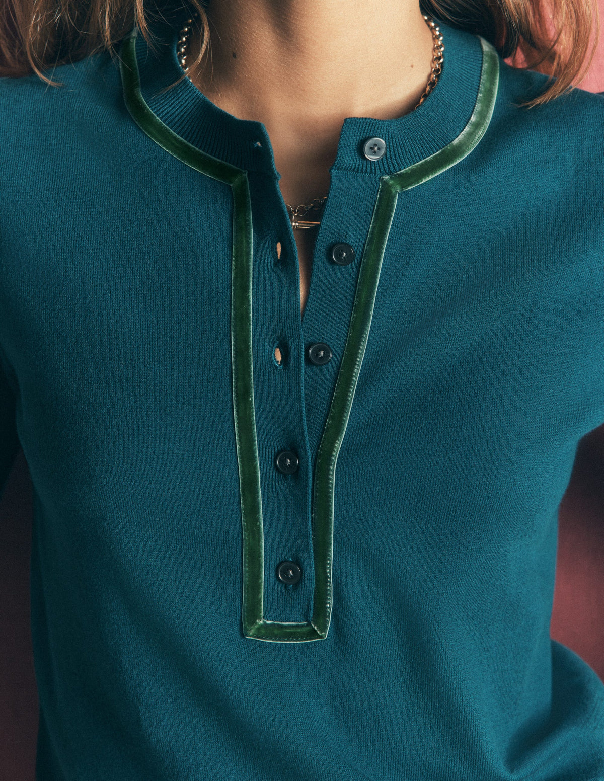 Violet Henley-Shirt mit Samtbesatz-Tintenblau - Image 2
