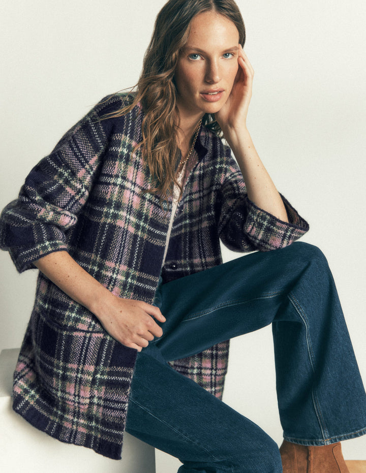 Flauschige Jacquard-Strickjacke-Marineblau, Grün und Rosa Kariert