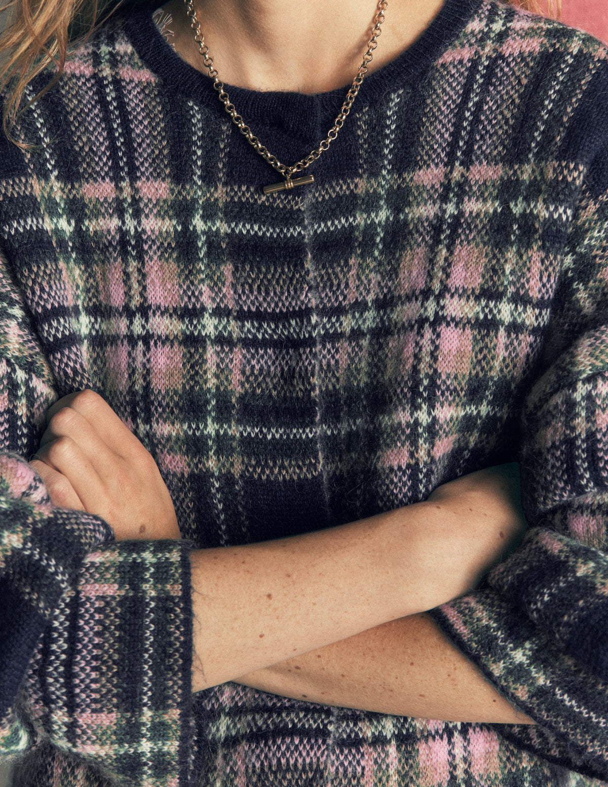 Flauschige Jacquard-Strickjacke-Marineblau, Grün und Rosa Kariert - Image 3