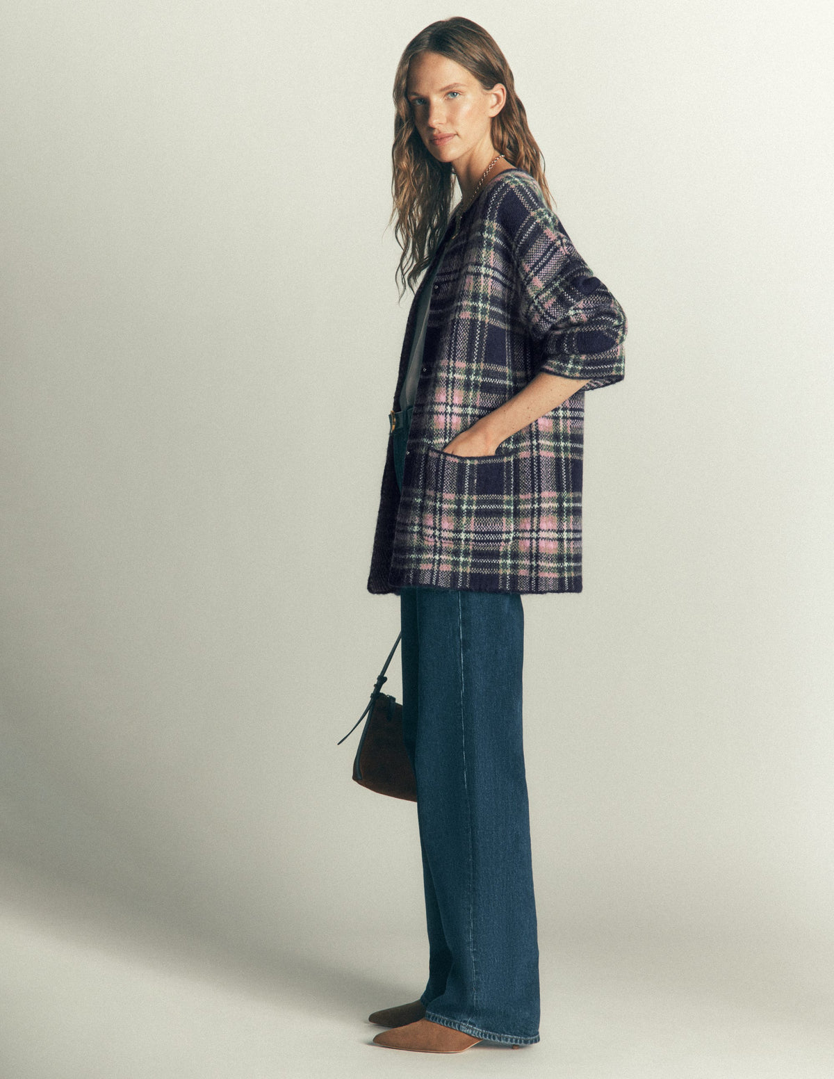 Flauschige Jacquard-Strickjacke-Marineblau, Grün und Rosa Kariert - Image 5