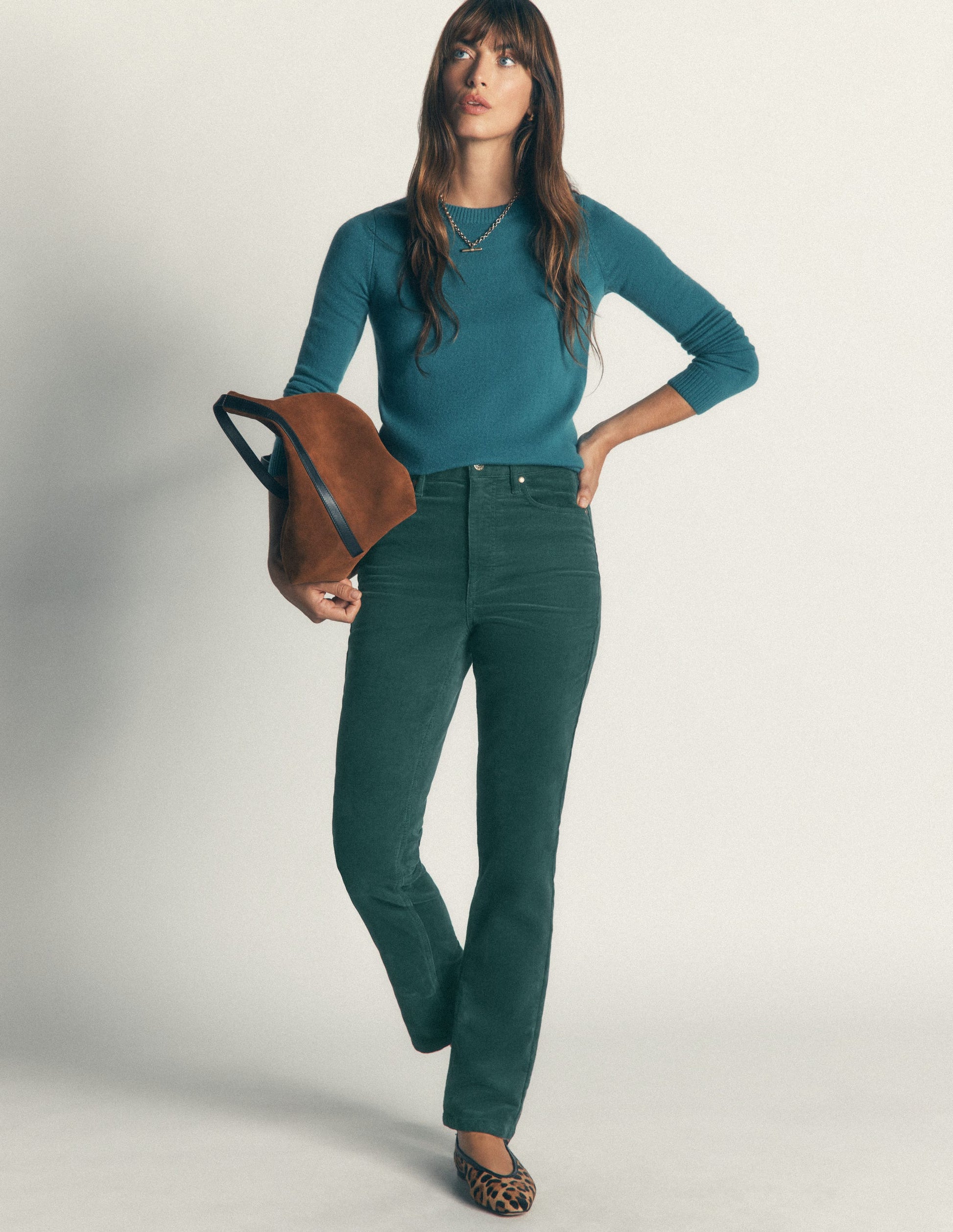 Schmal geschnittene Cord-Jeans mit hohem Bund-Seegras-1