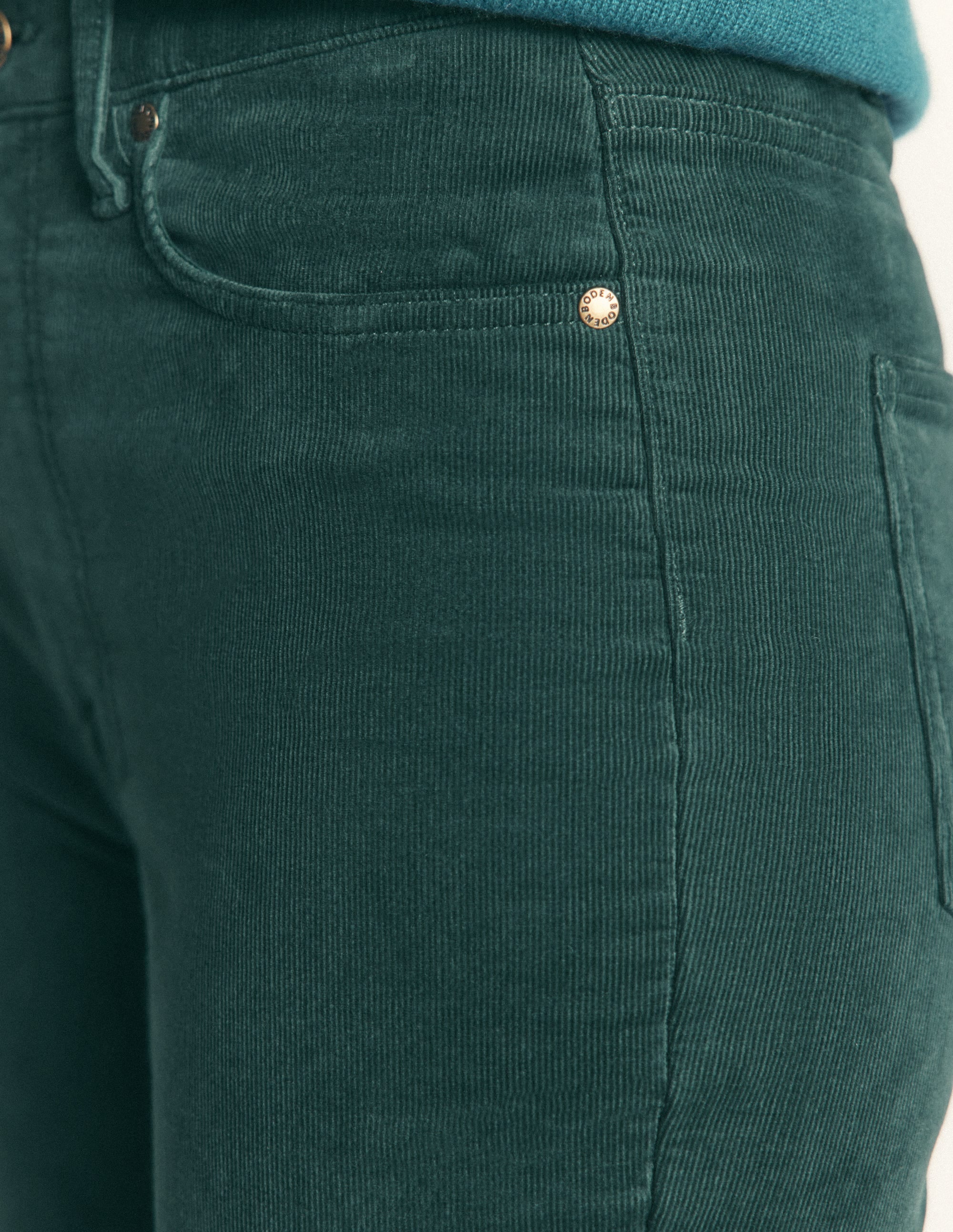 Schmal geschnittene Cord-Jeans mit hohem Bund-Seegras - Image 2