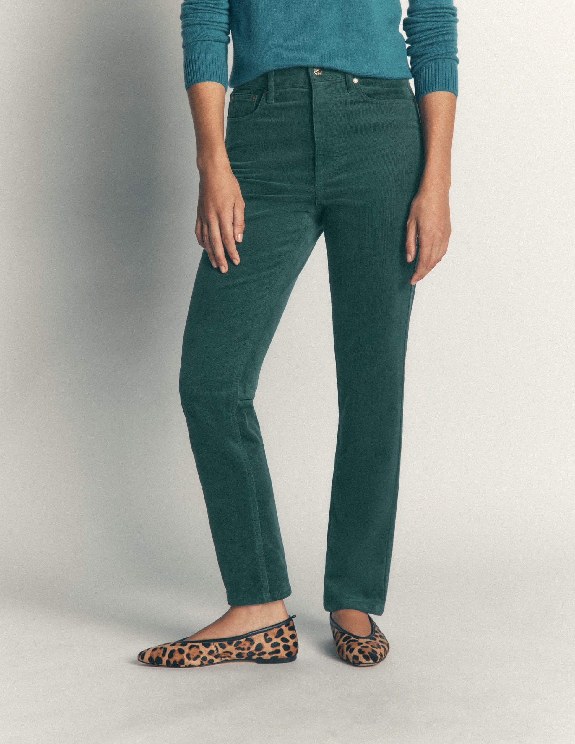 Schmal geschnittene Cord-Jeans mit hohem Bund-Seegras-4