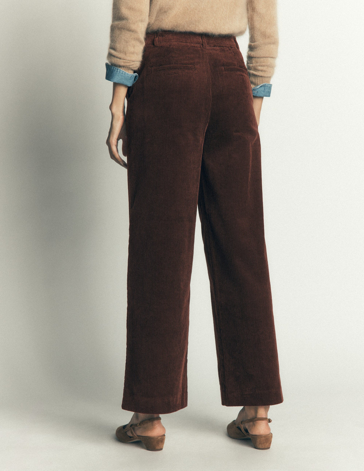 Belgravia Hose aus Jumbo-Cord-Bitterschokolade-3