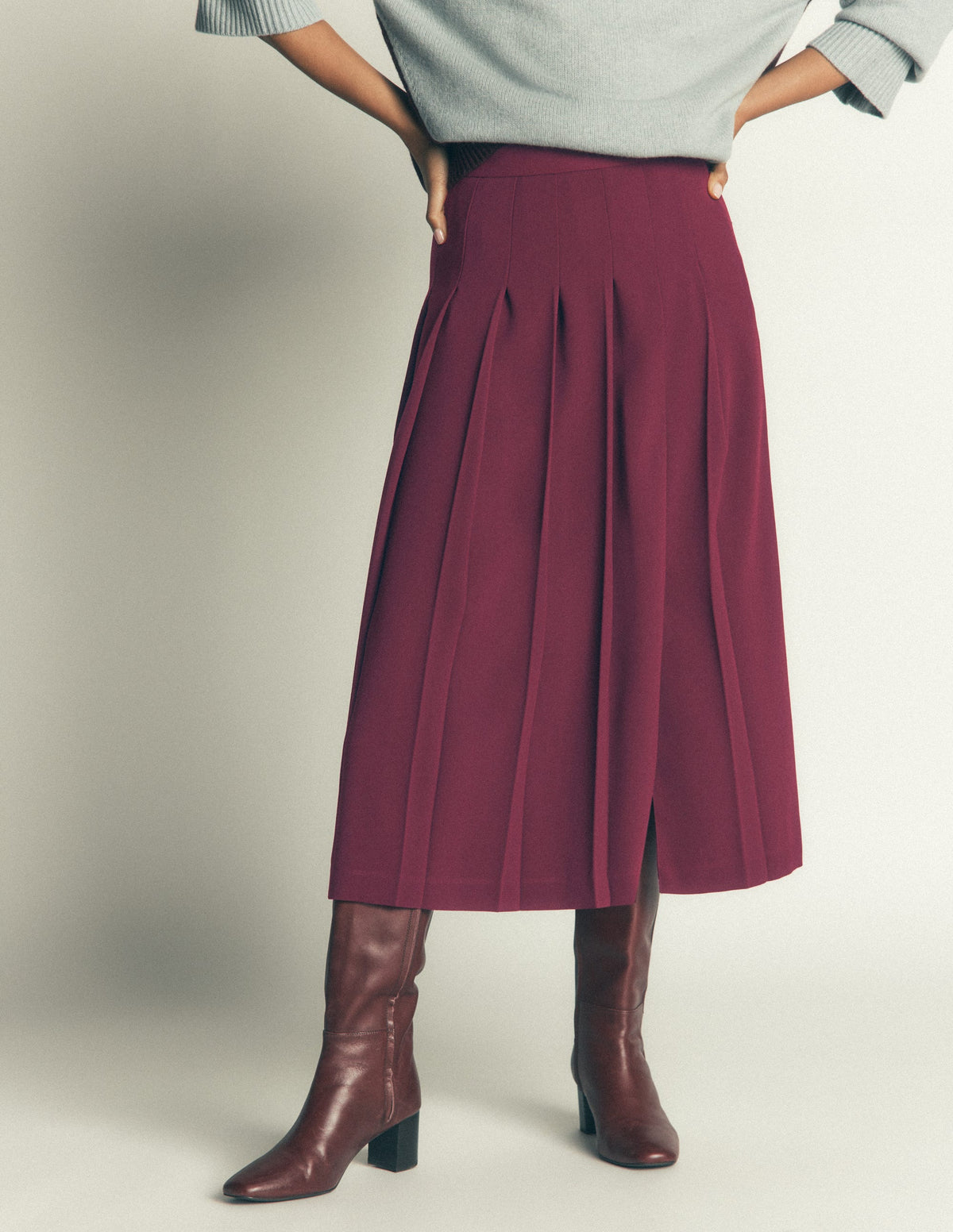Plissierter Midirock mit seitlichem Schlitz-Dunkle Kirsche-4