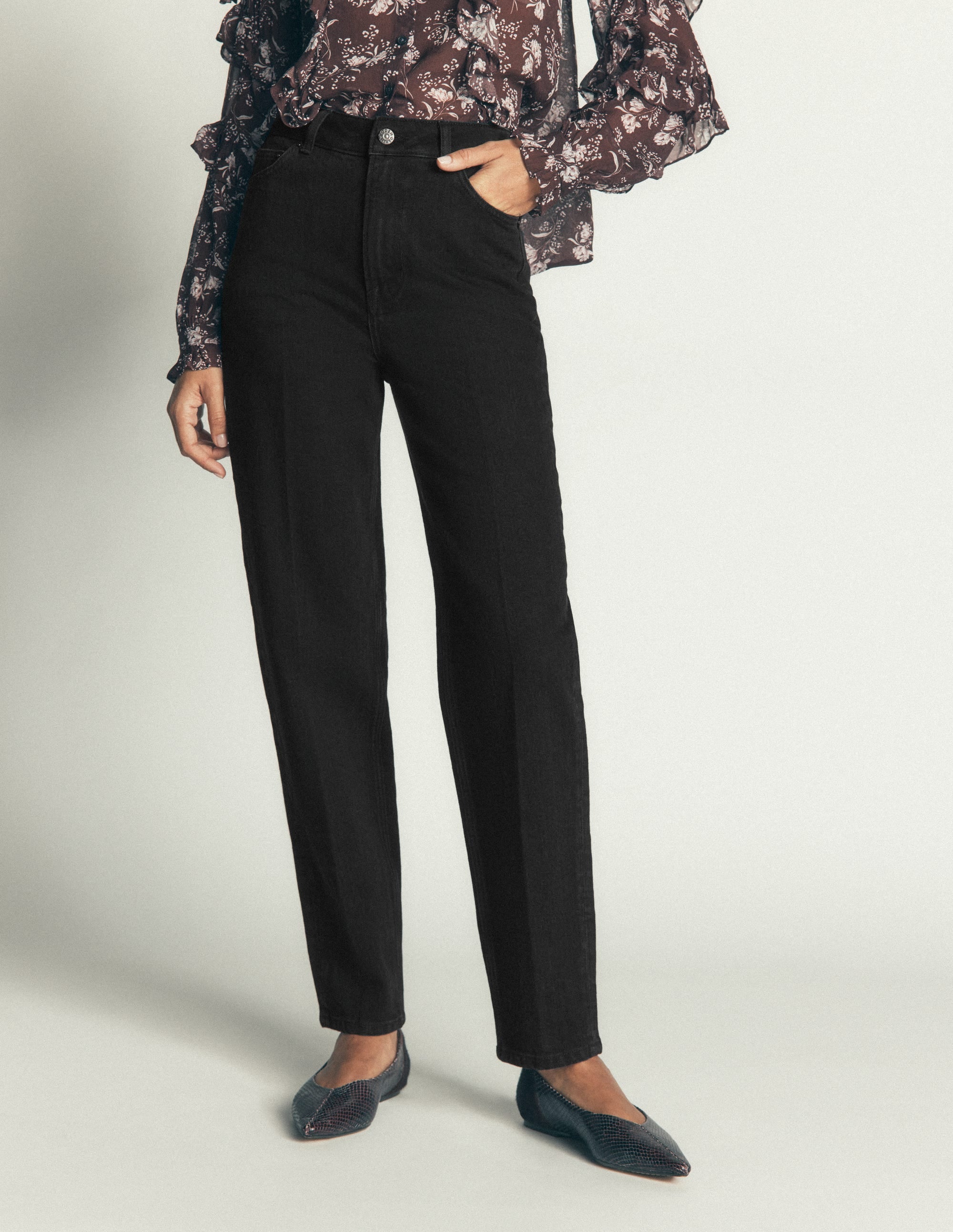 Jeans mit schmal zulaufendem Bein-Verwaschenes Schwarz - Image 4