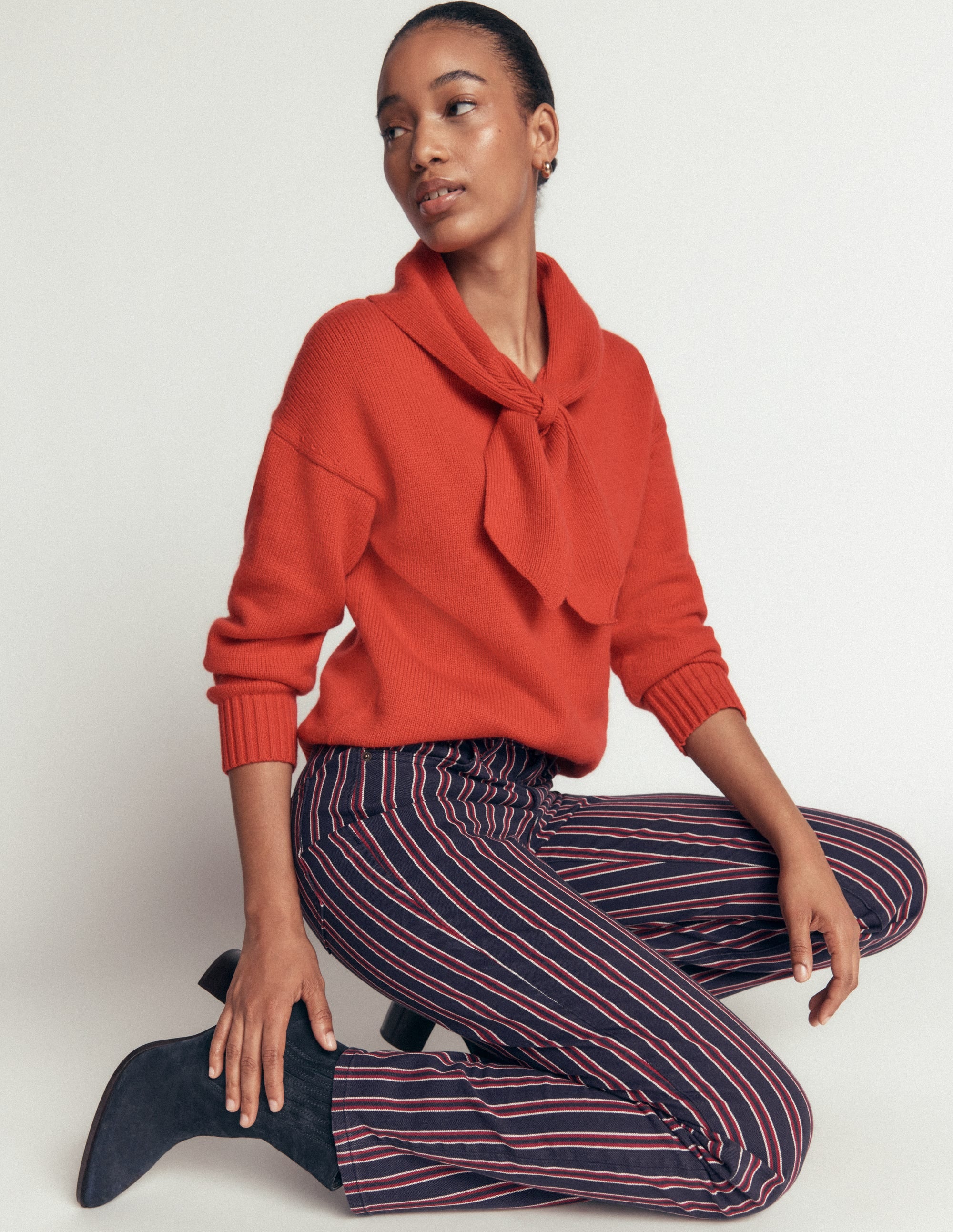 Jeans mit hohem Bund und geradem Bein-Marineblau Rot Streifen - Image 1