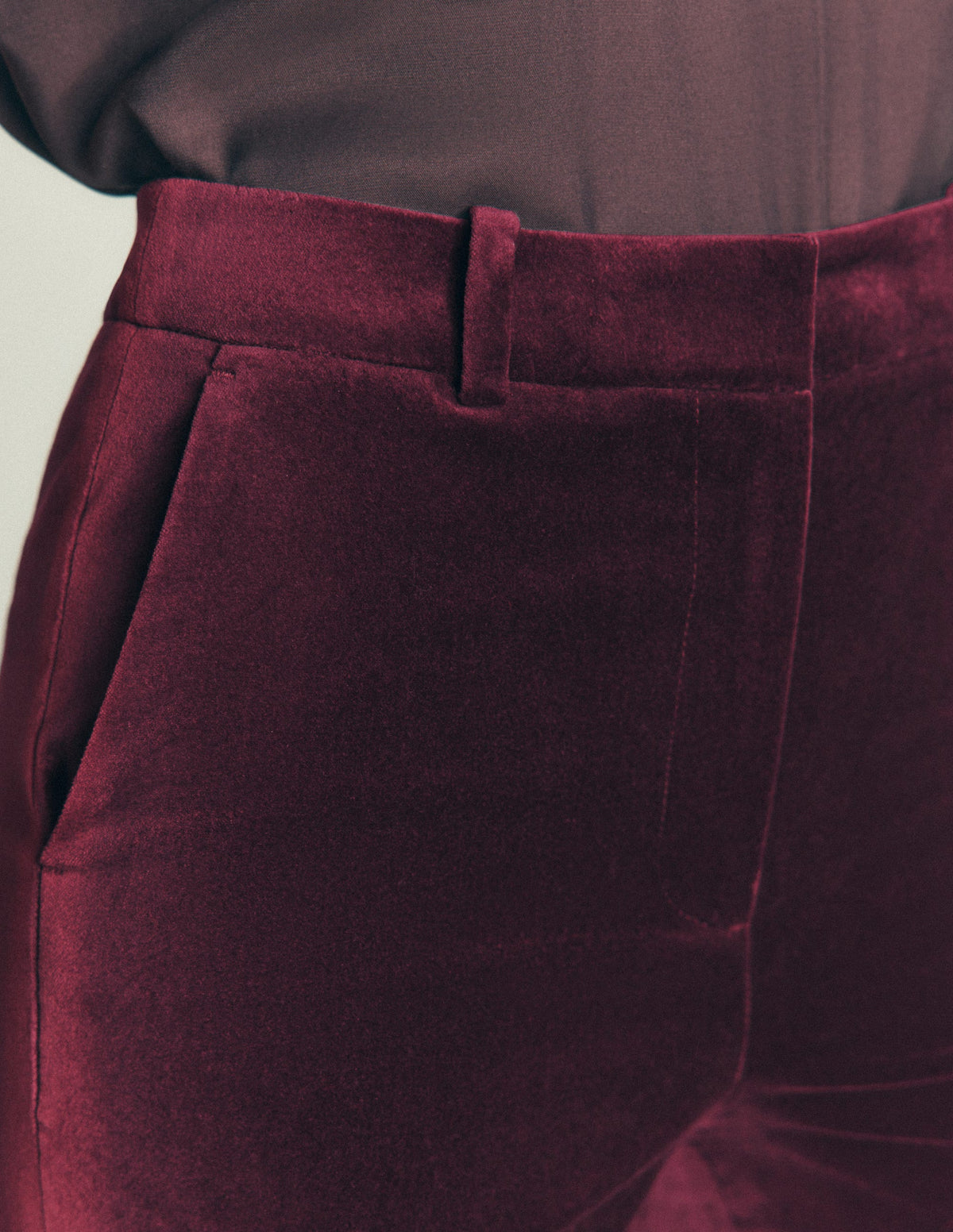 Ausgestellte Samthose-Dunkle Kirsche-2