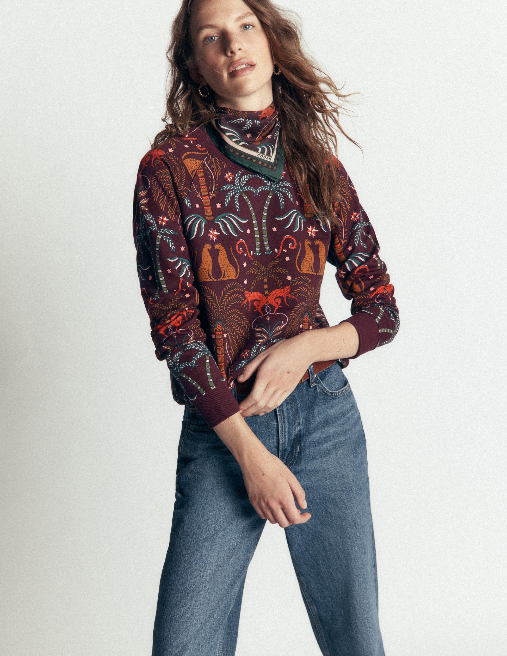 Rosa Bedrucktes Sweatshirt-Dschungelcharm Platzierter Druck-2