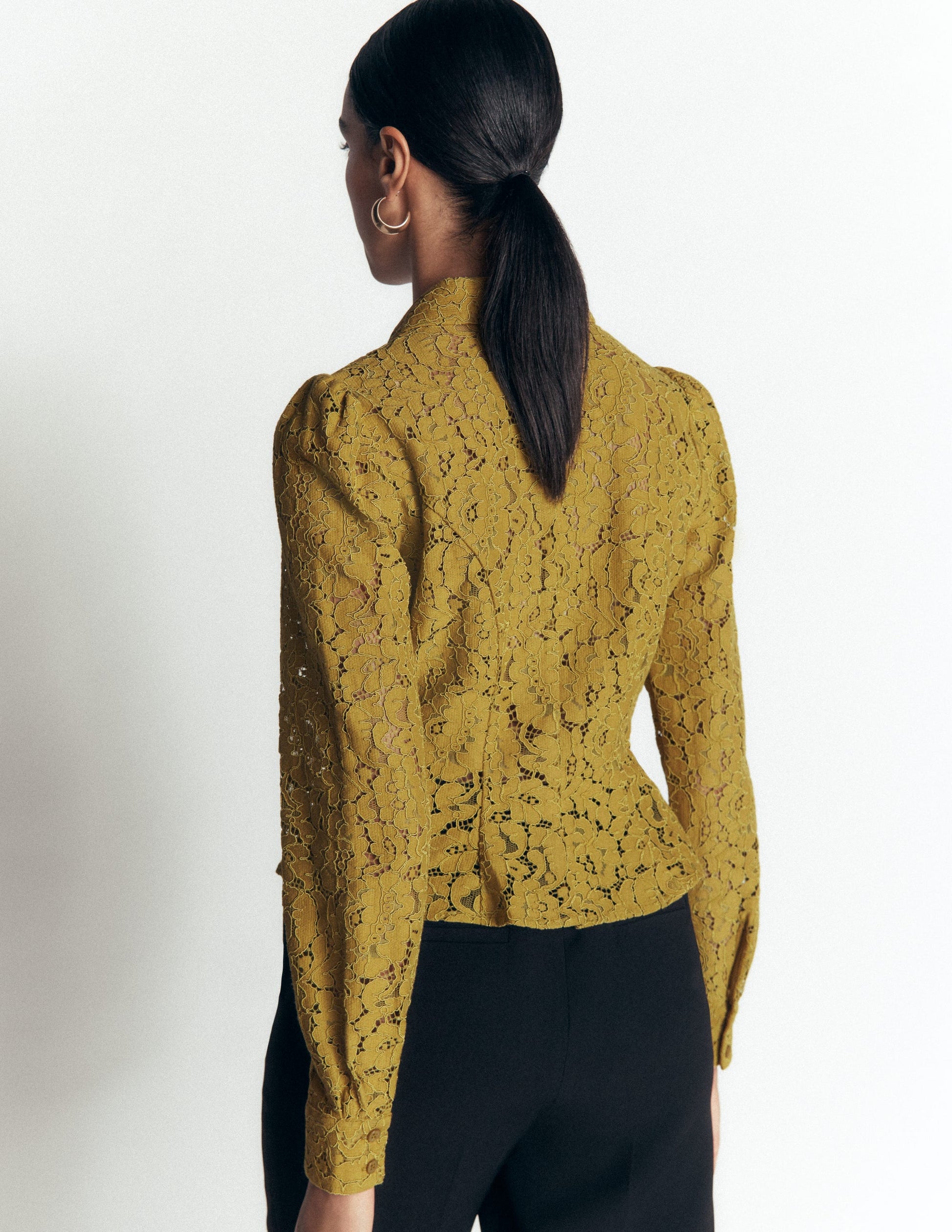 Julia Spitzenhemd mit Abnähern-Olive-3