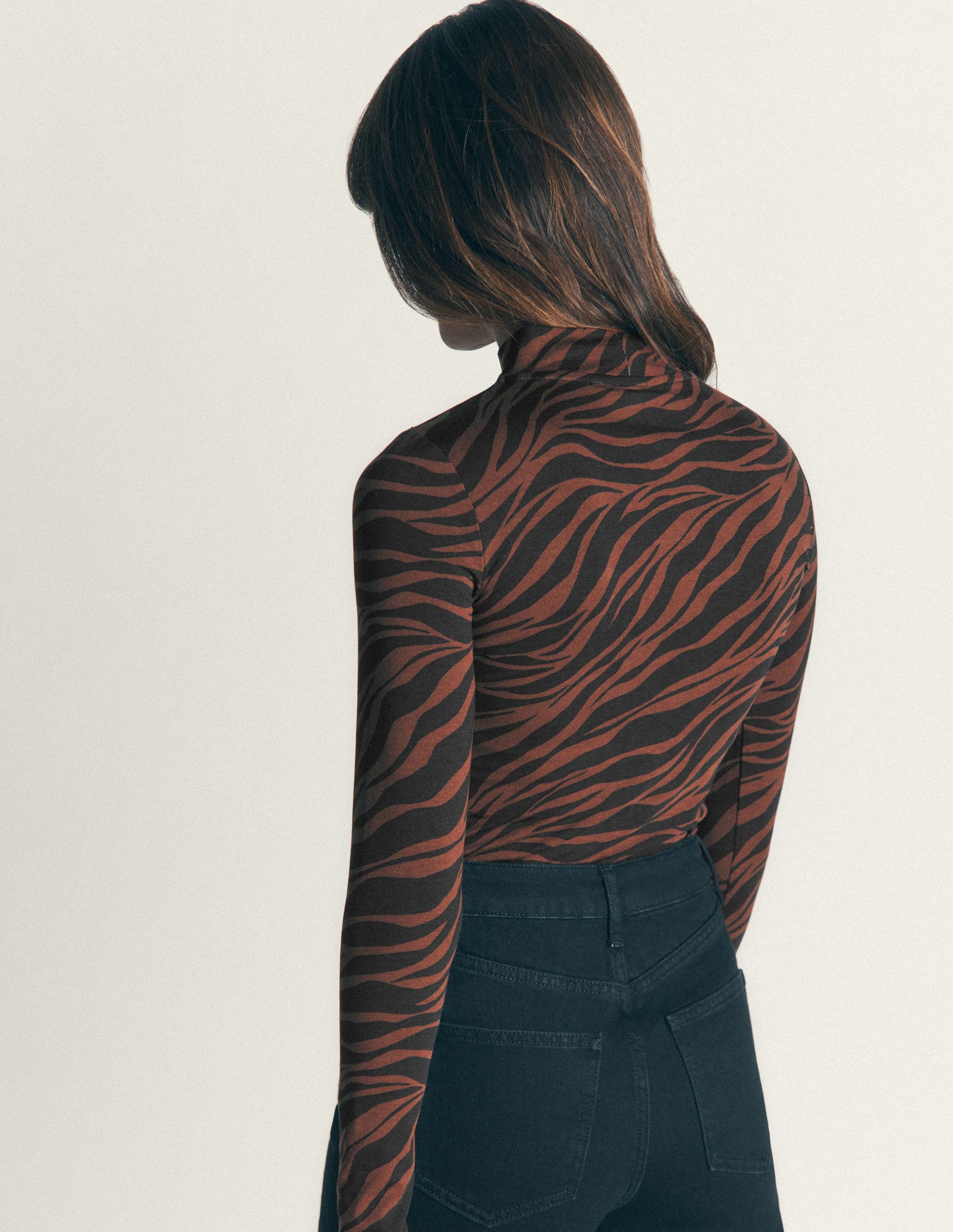 Hochgeschlossen, langärmlig-Blumenerde, Zebra Swirl-Motiv-3