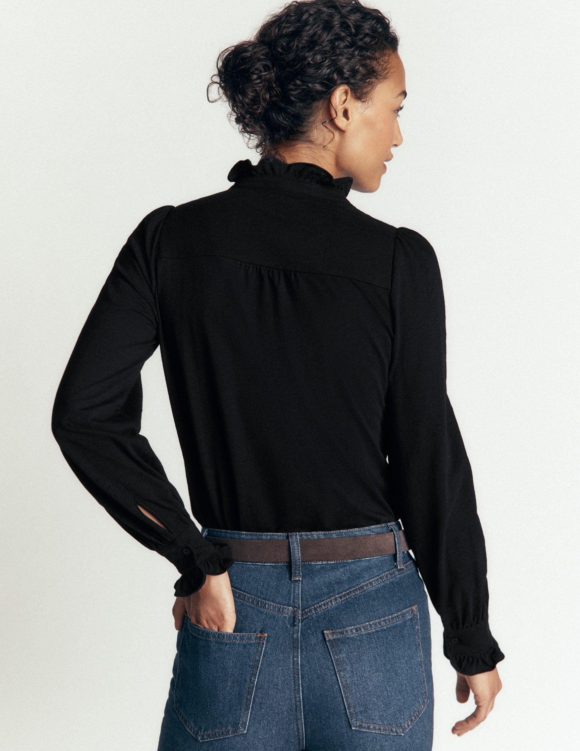Bluse mit großen Rüschen-Schwarz-3