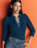 Henley-Shirt mit Samtbesatz und Rüschenkragen-Blau