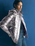 Kurze wattierte Jacke-Silber