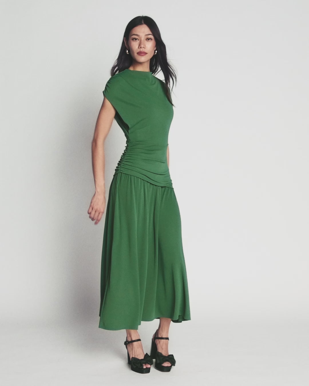 Jersey-Maxikleid aus Krepp mit fließendem Taillenbund