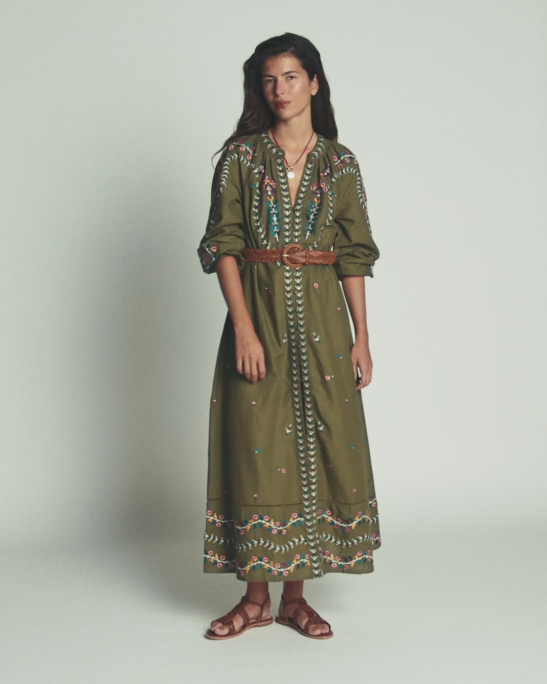 Besticktes Leinenkleid