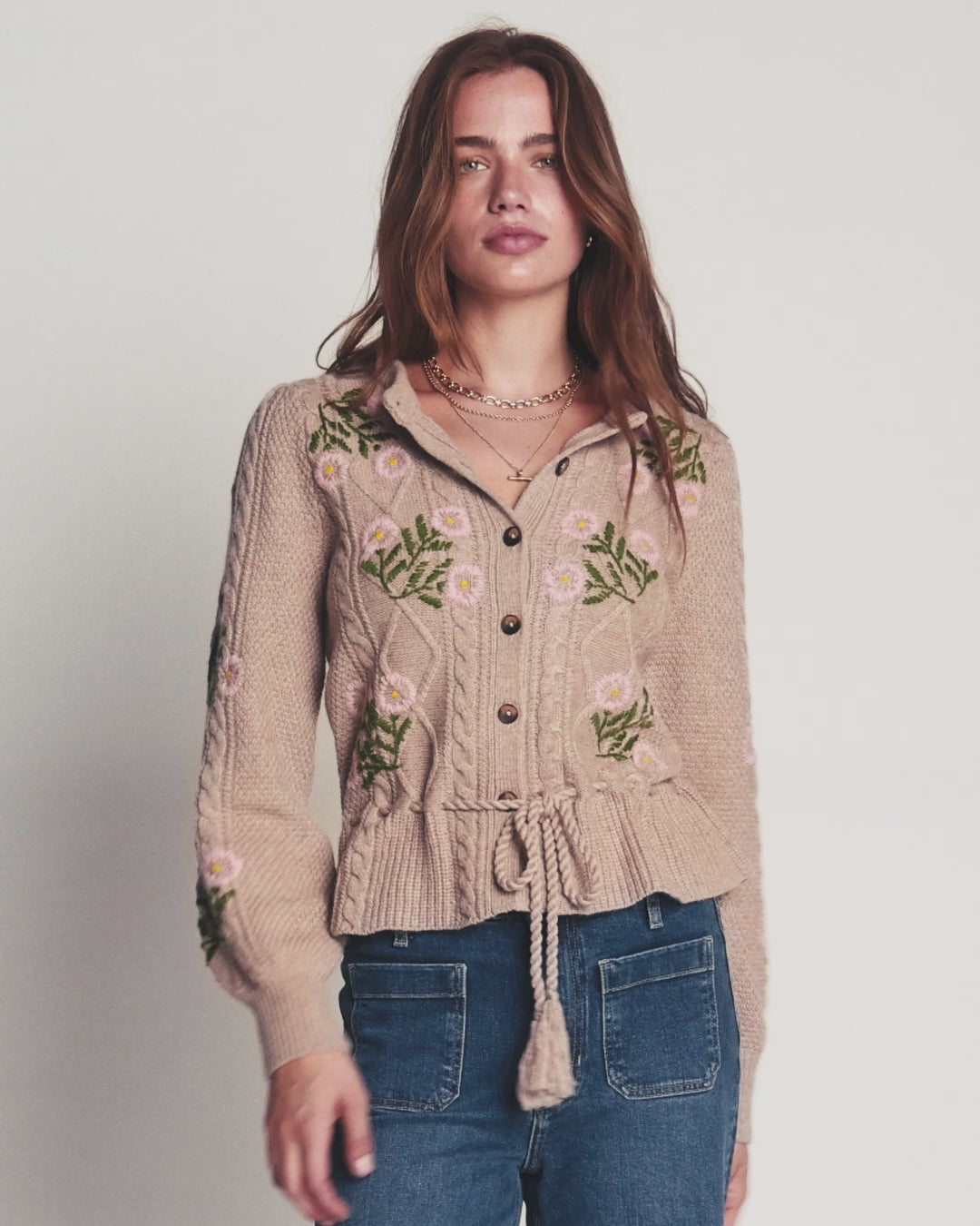 Strickjacke mit Zopfmuster
